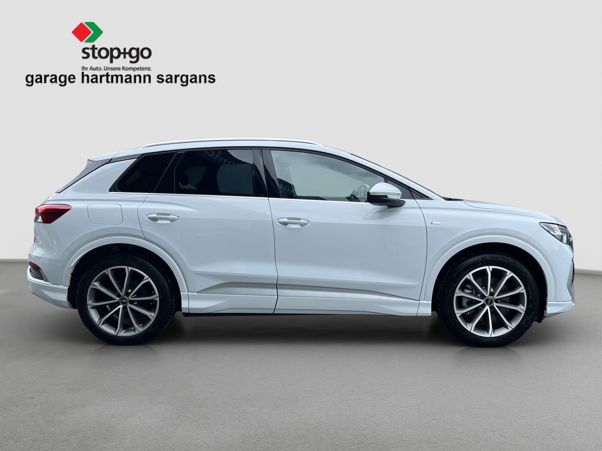 AUDI Q4 e-tron 50 quattro-image-4