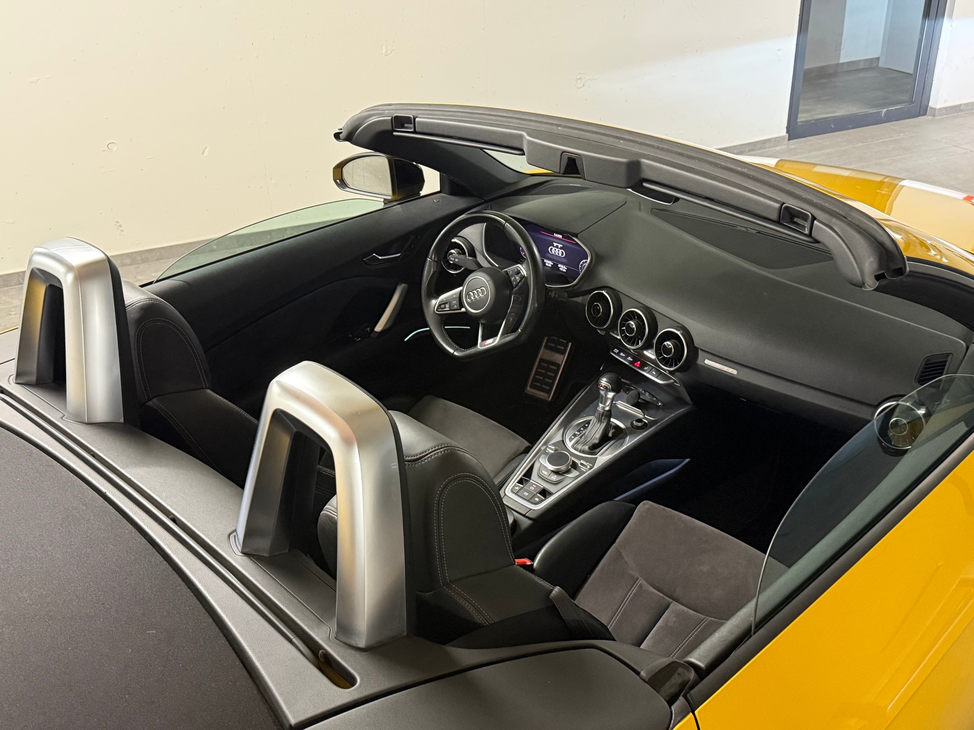 AUDI TT Roadster 1.8 TFSI S-tronic-image-2