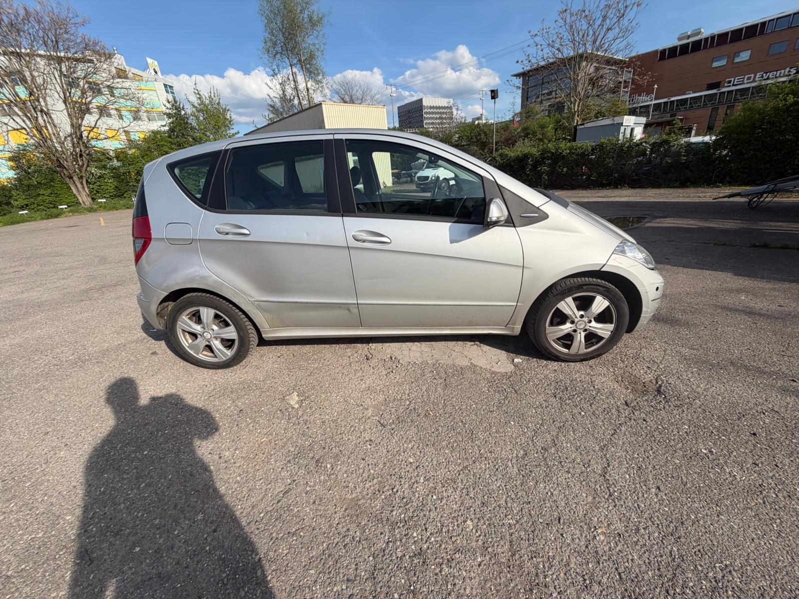MERCEDES-BENZ A 180 Avantgarde Selection Autotronic-image-5