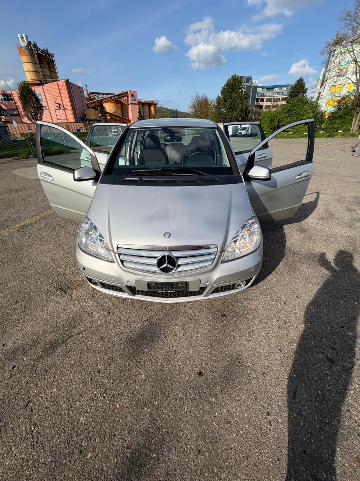 MERCEDES-BENZ A 180 Avantgarde Selection Autotronic-image-4