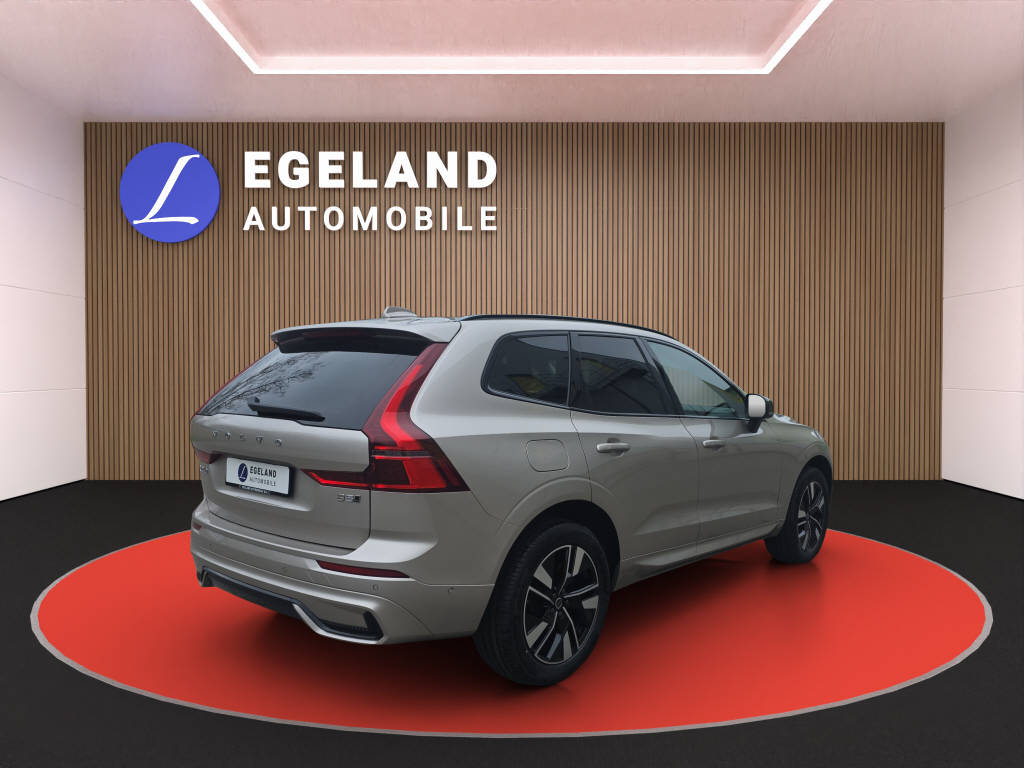 VOLVO XC60 2.0 B5 MH Plus Dark AWD-image-3