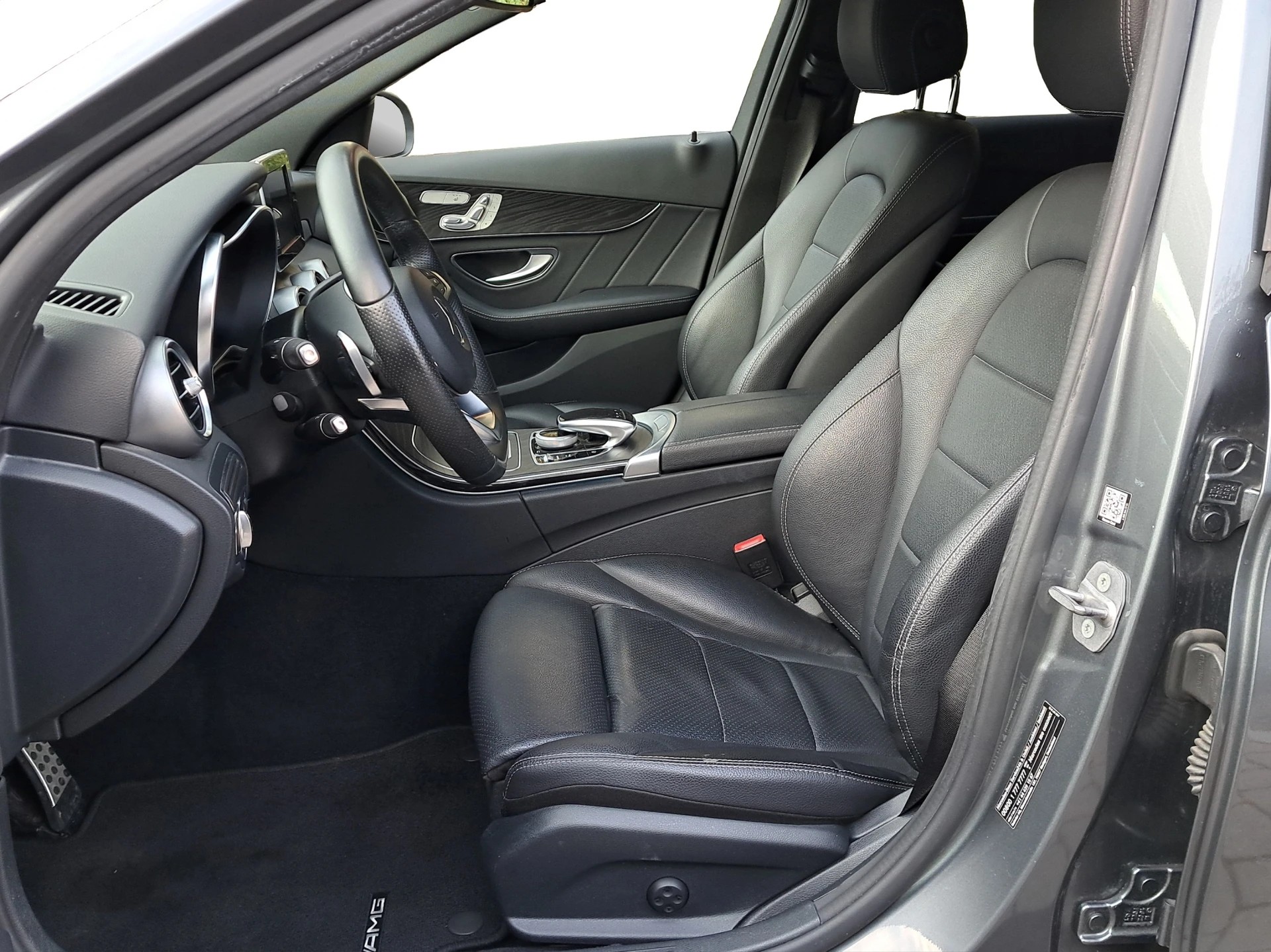 MERCEDES-BENZ C 220 d AMG Line 4Matic 7G-Tronic-image-6