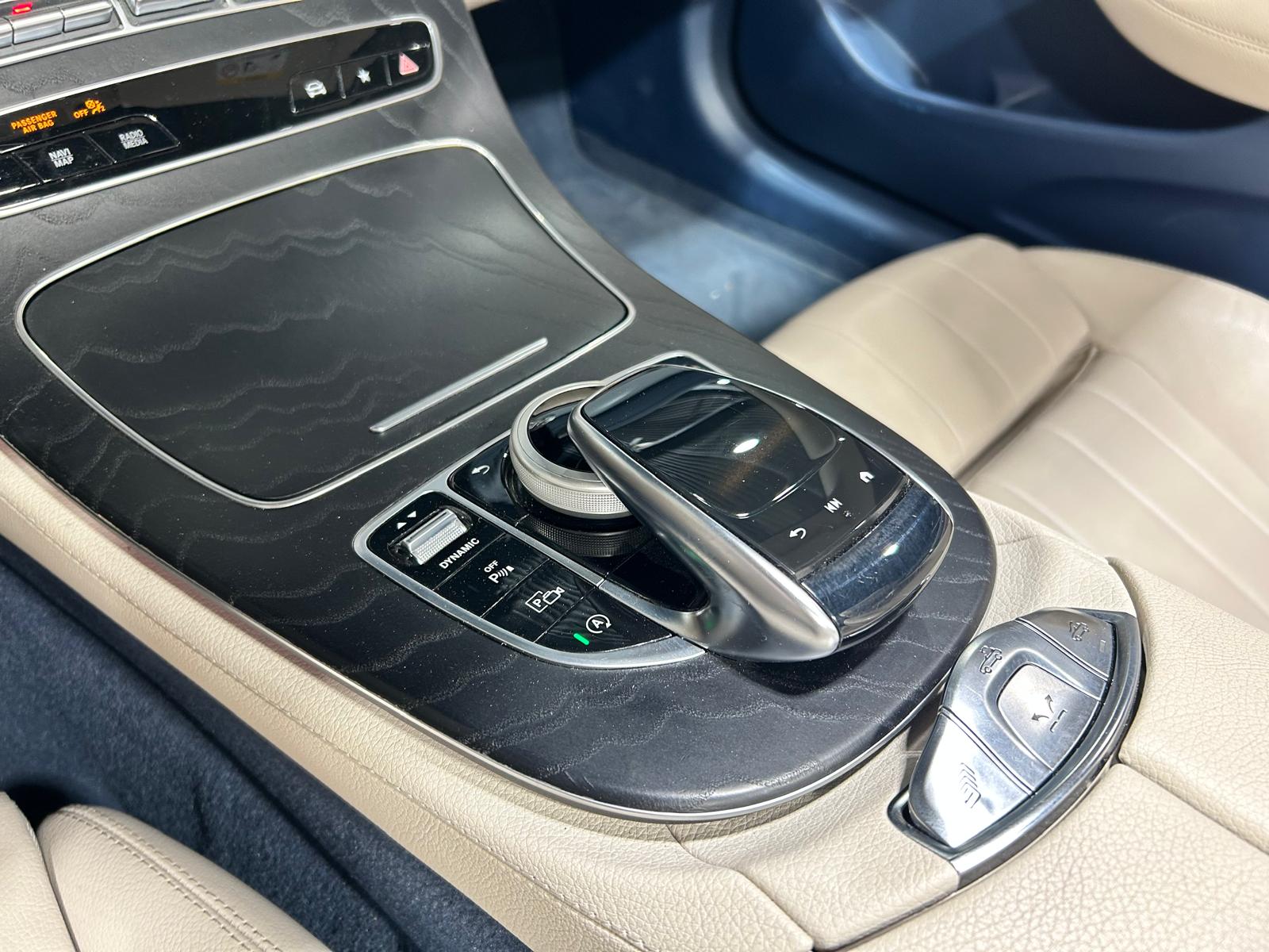 MERCEDES-BENZ E 200 AMG Line Cabriolet-image-13