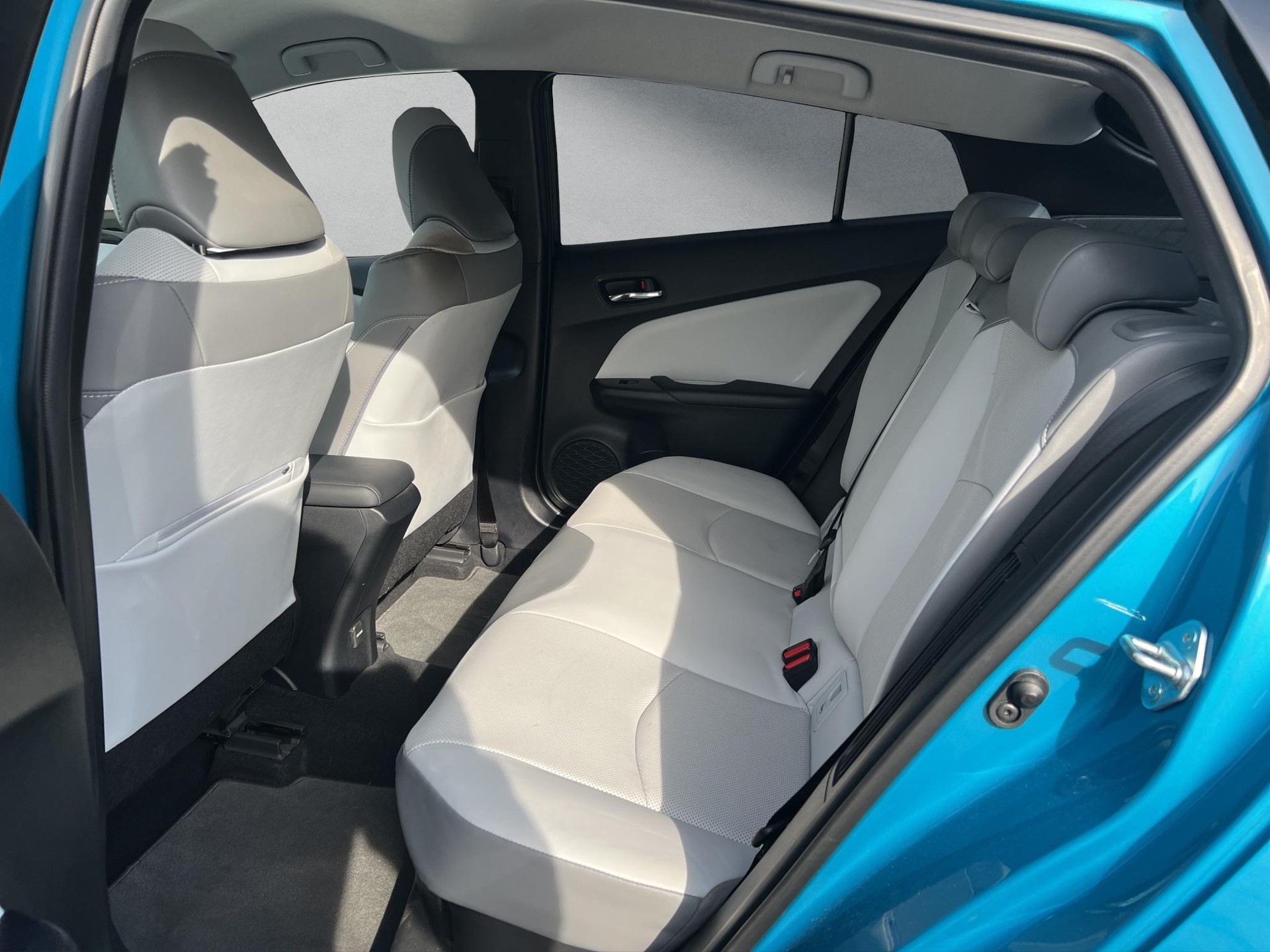TOYOTA Prius 1.8 VVTi HSD Plug-In Premium-image-9