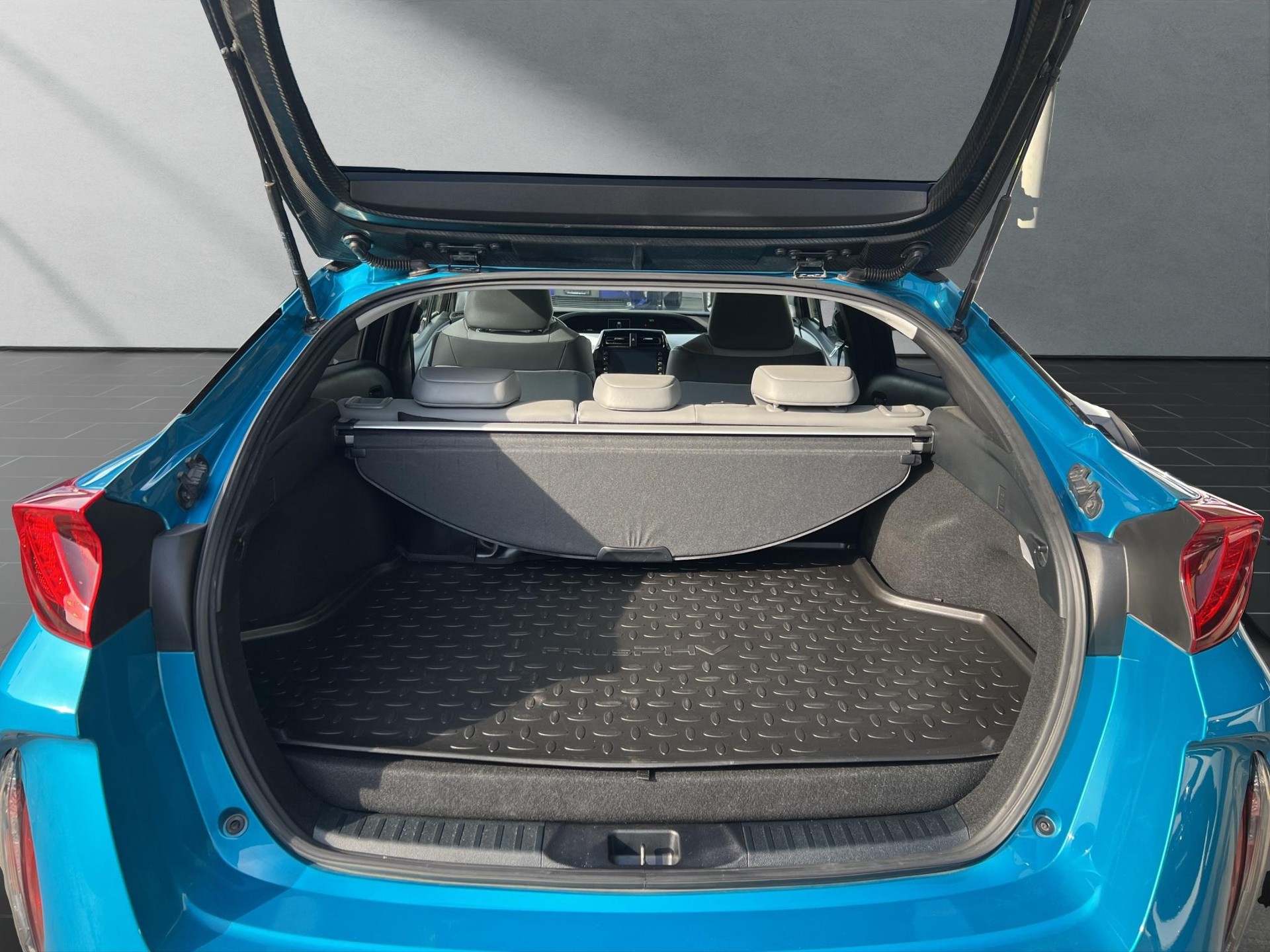 TOYOTA Prius 1.8 VVTi HSD Plug-In Premium-image-10