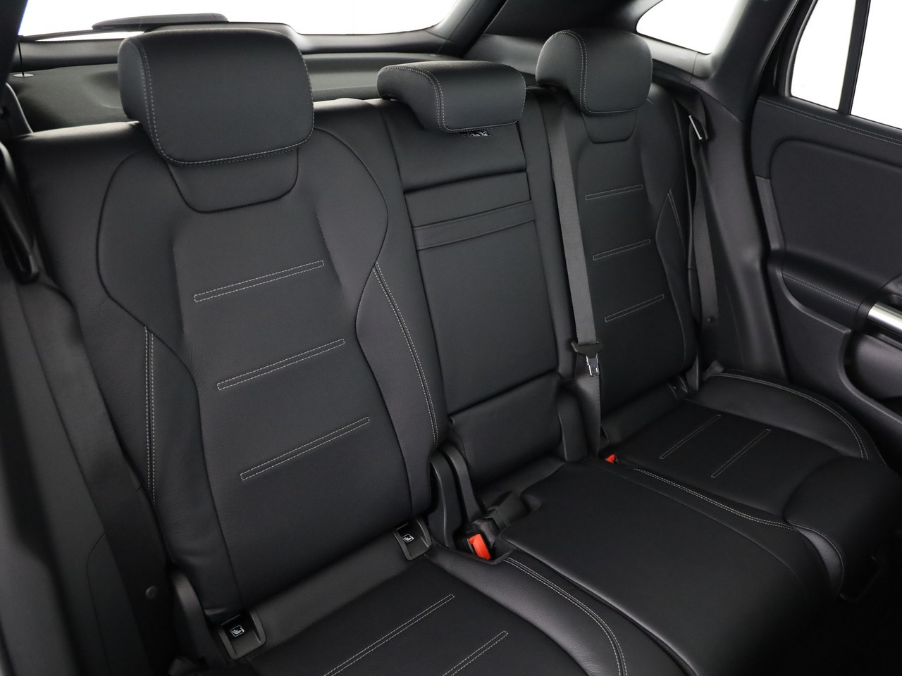MERCEDES-BENZ GLA AMG 35 4Matic 8G-DCT-image-12