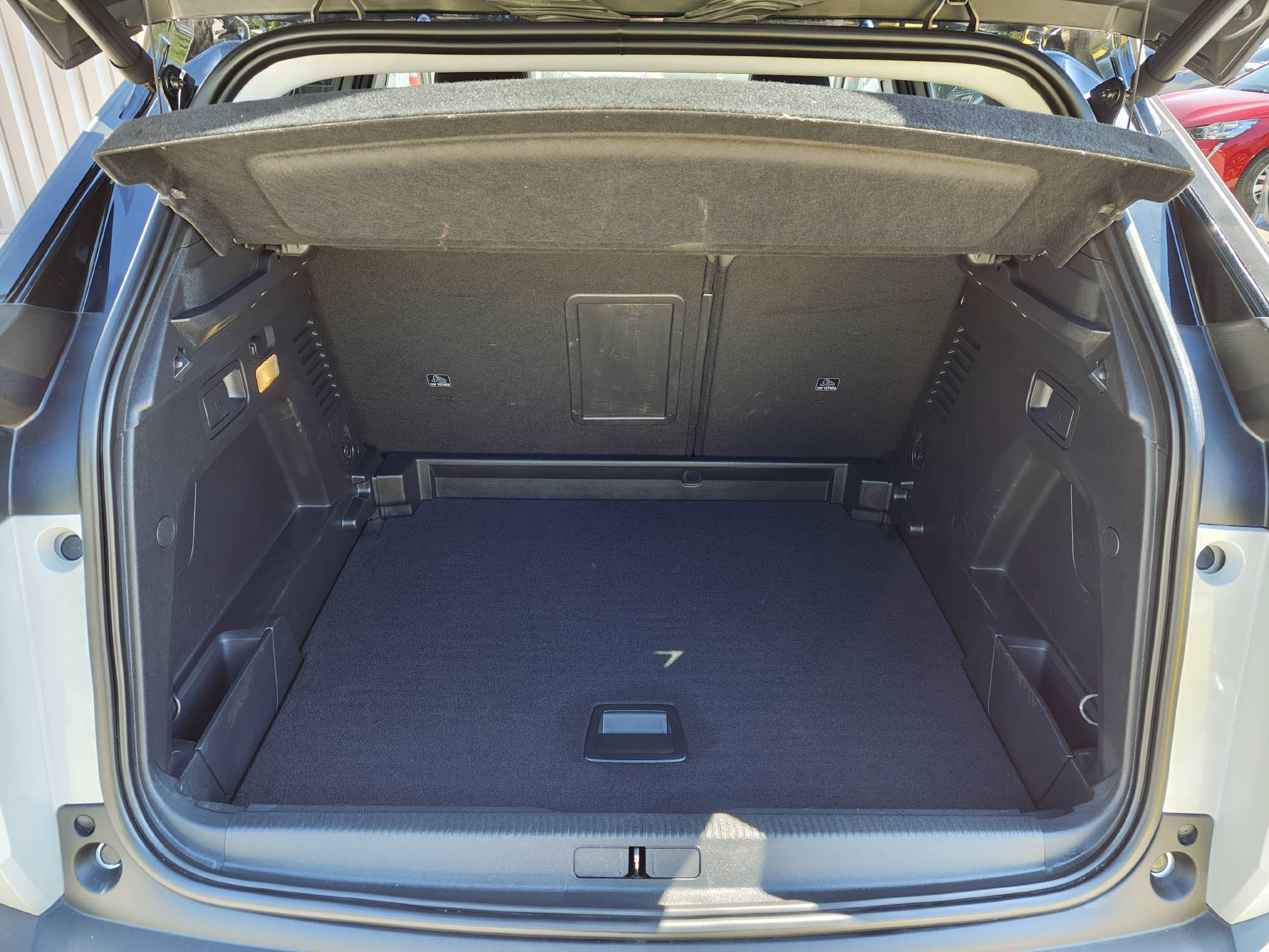 PEUGEOT 3008 1.2 PureTech Allure Pack-image-14