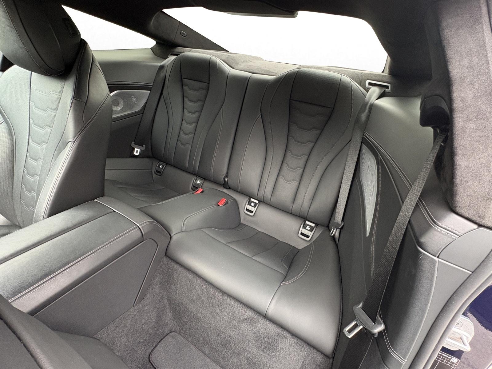 BMW M850i xDrive Coupé-image-13