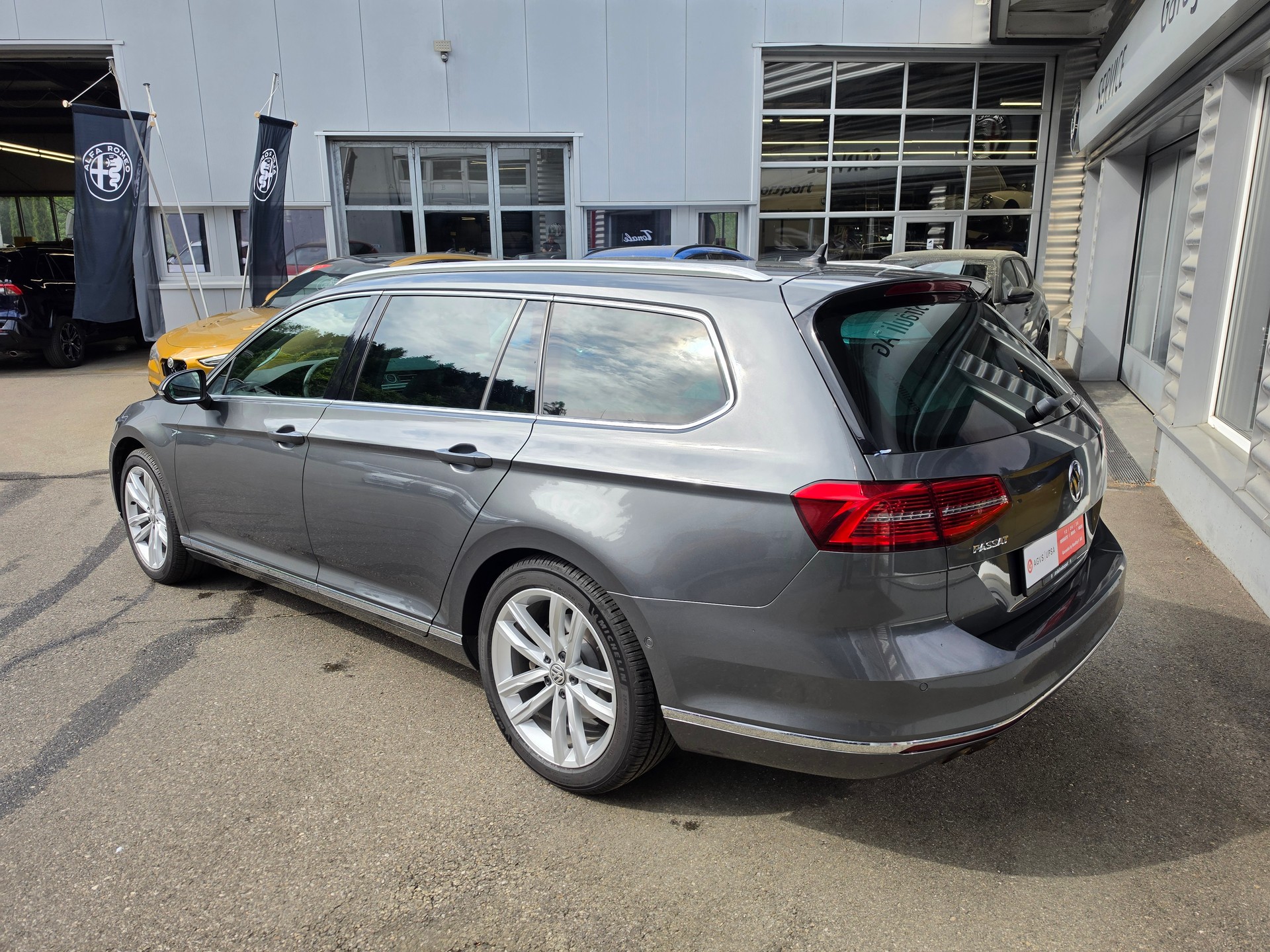 VW Passat Variant 1.8 TSI BMT Highline DSG-image-1