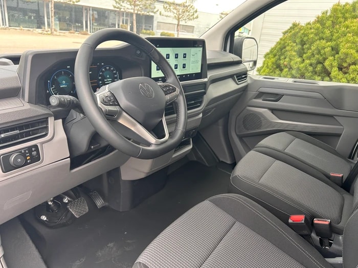 VW Transporter 2.0 TDI Automat-image-11