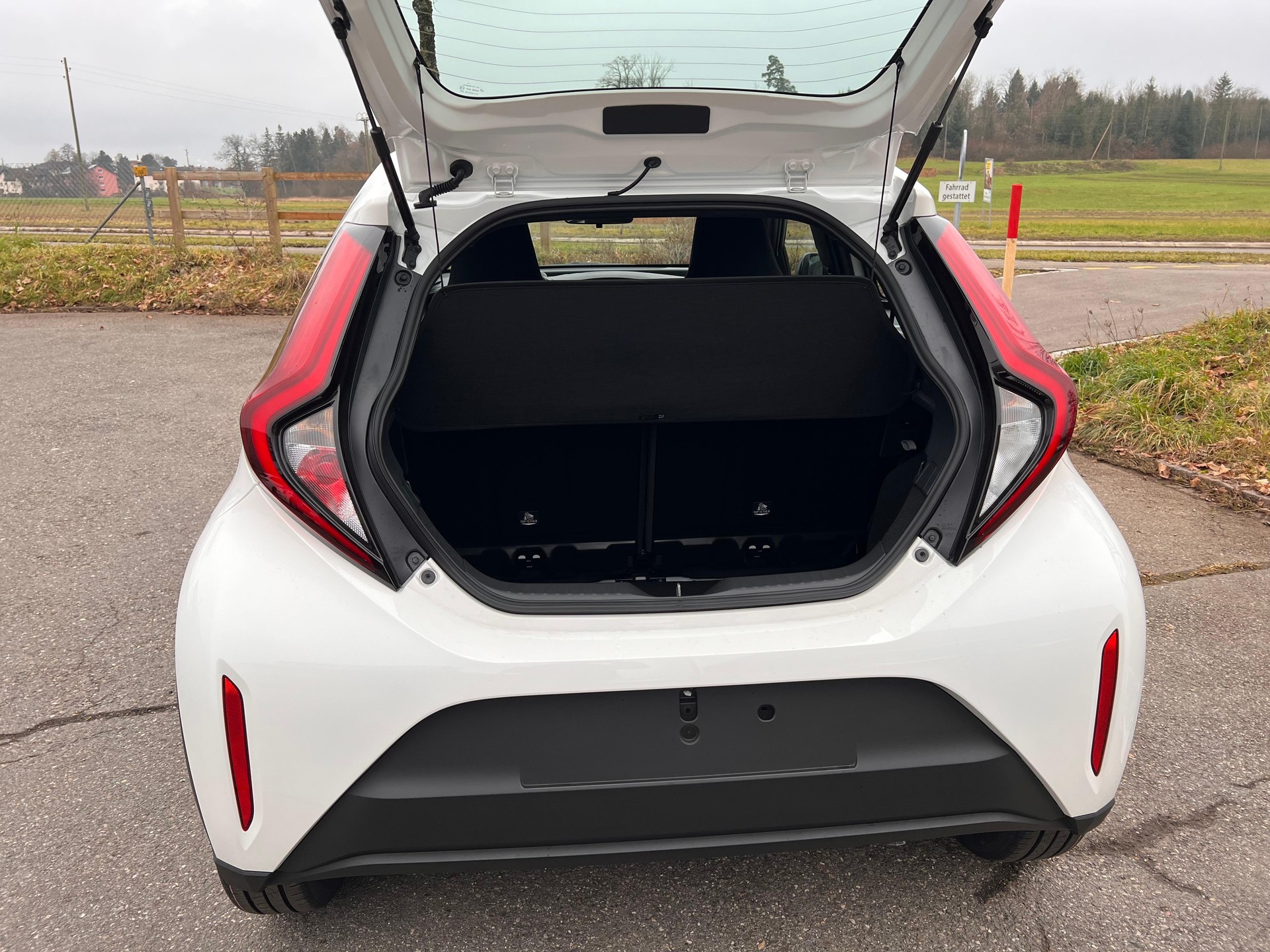 TOYOTA Aygo X 1.5 VVT-i HSD Comfort-image-6