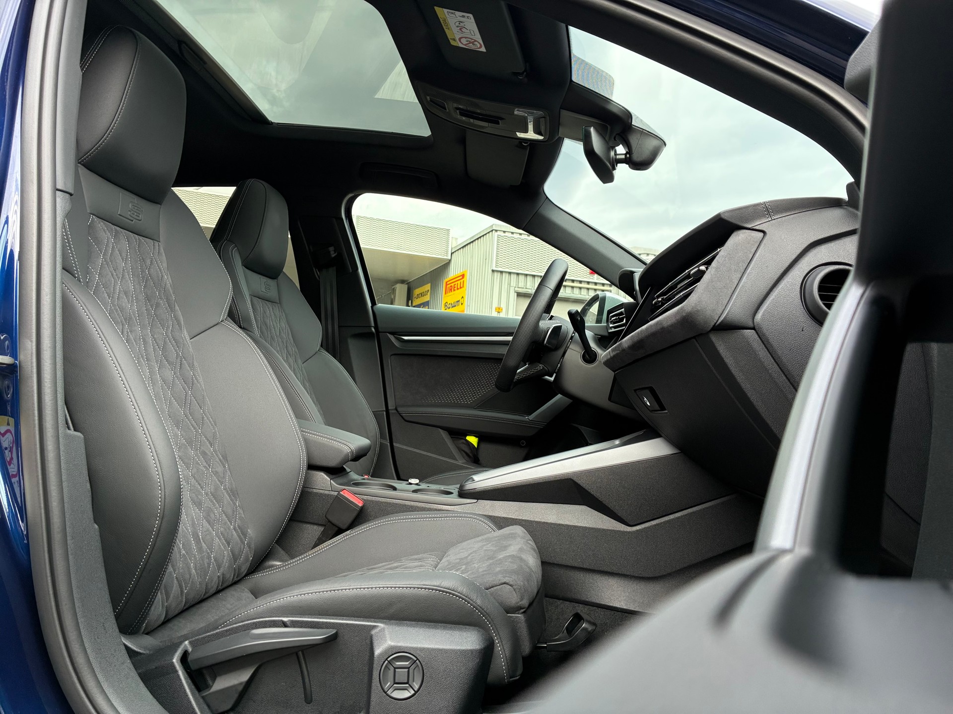 AUDI S3 Sportback TFSI quattro S-tronic-image-13