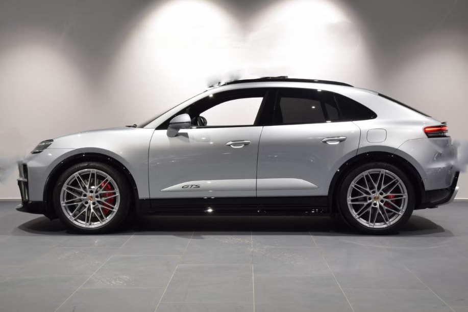 PORSCHE Macan 4 GTS 100kWh-image-1