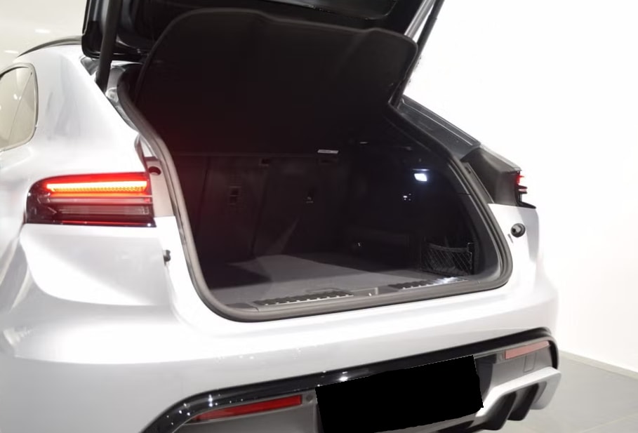 PORSCHE Macan 4 GTS 100kWh-image-11