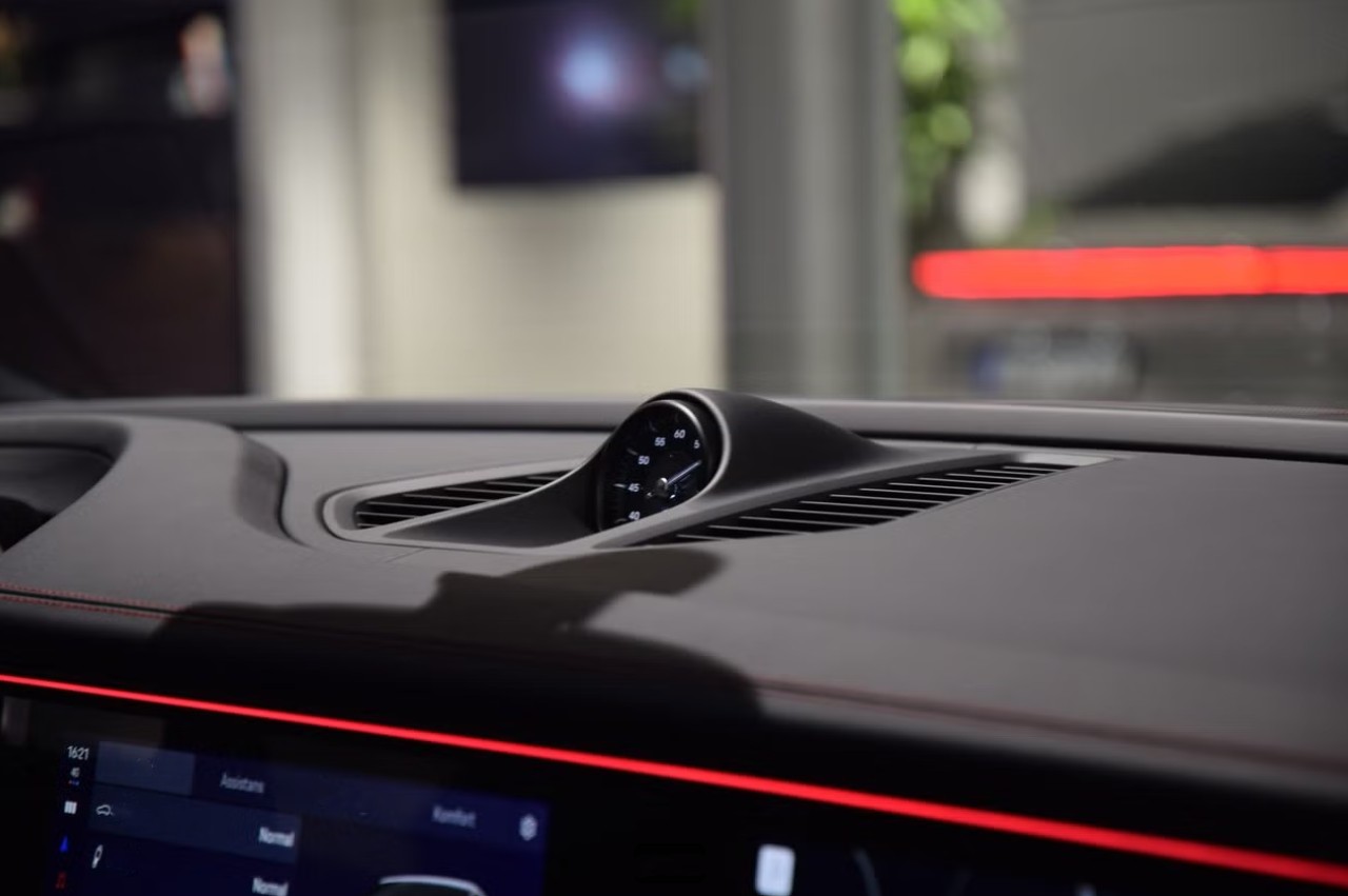 PORSCHE Macan 4 GTS 100kWh-image-13