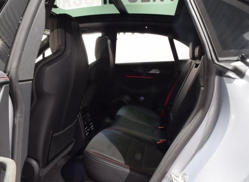 PORSCHE Macan 4 GTS 100kWh-image-9