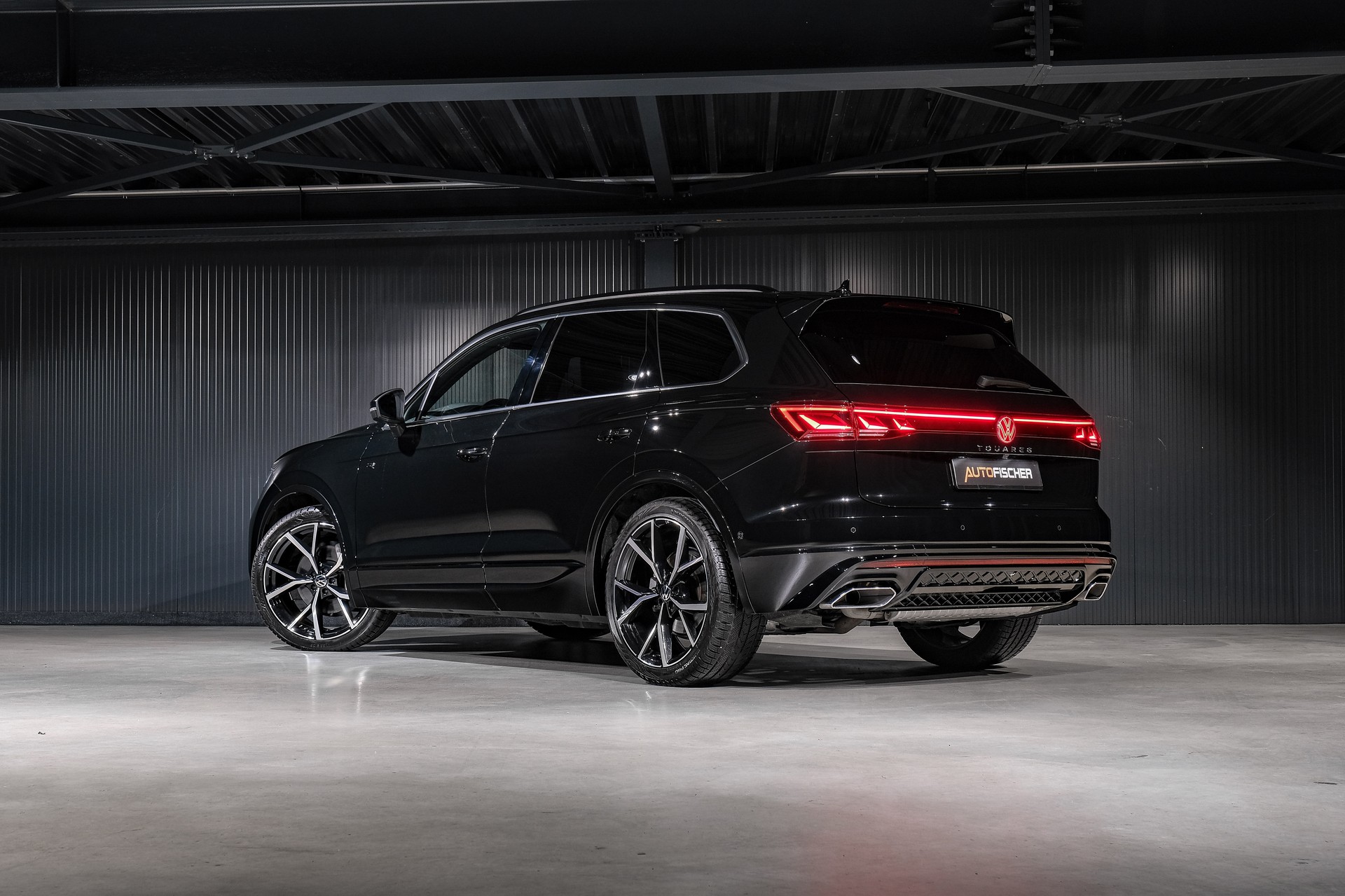 VW Touareg 3.0 TDI R-Line Tiptronic-showroom-element-1