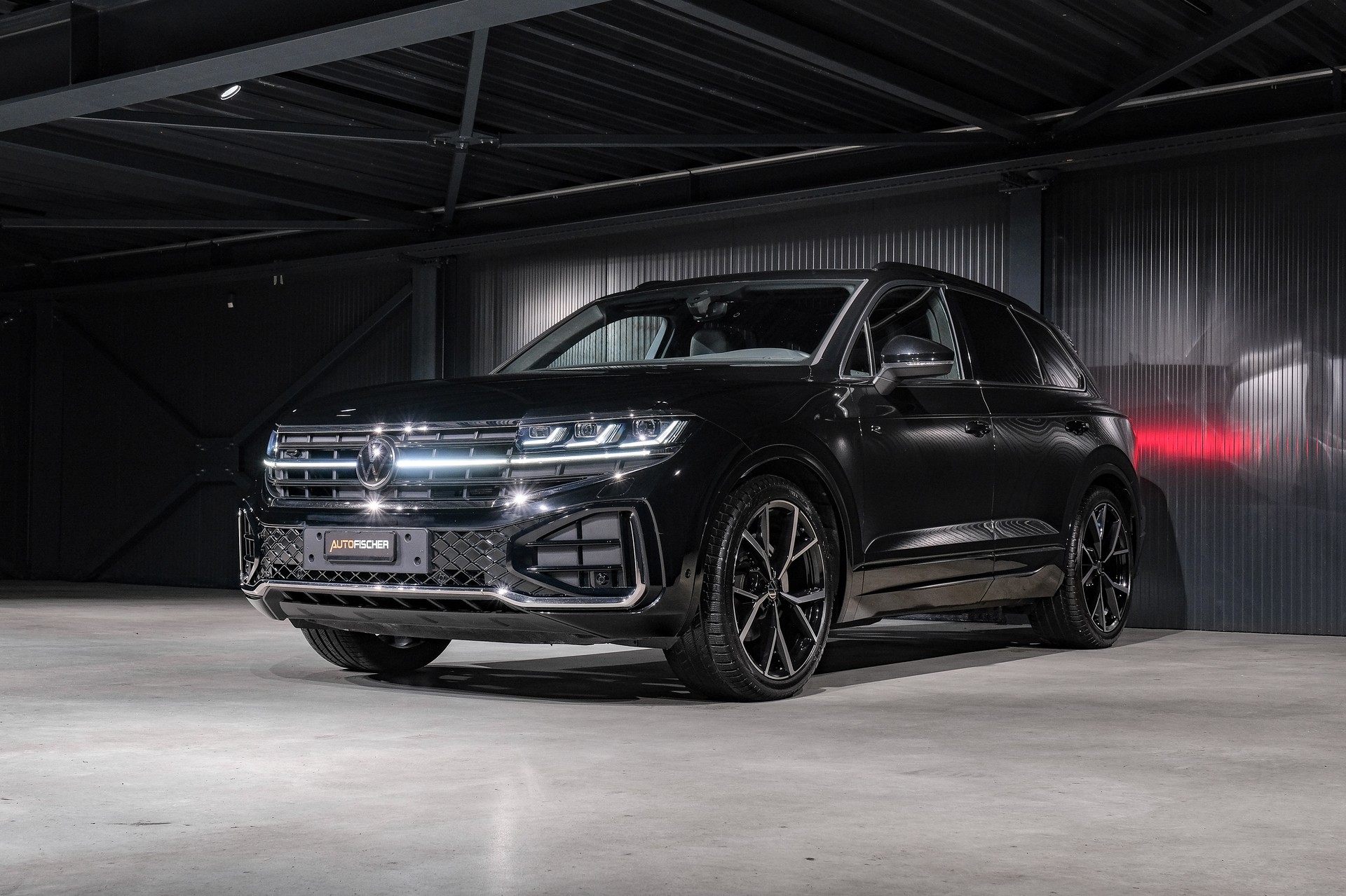 VW Touareg 3.0 TDI R-Line Tiptronic-showroom-element-3