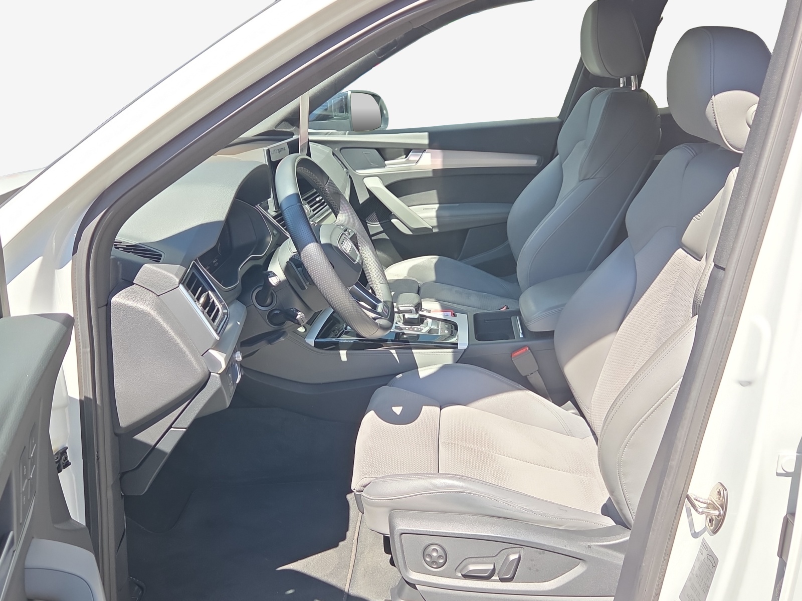 AUDI Q5 50 TFSI e PHEV Black Edition quattro S-tronic-image-7