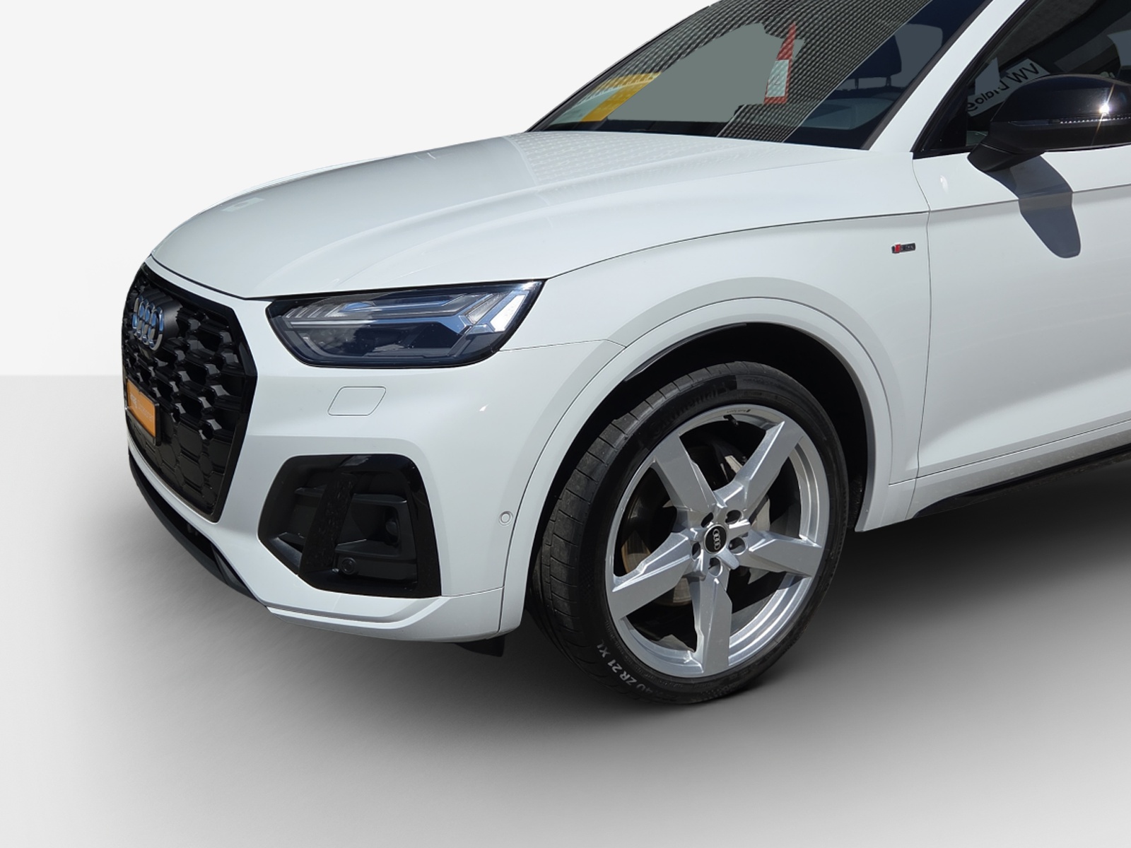 AUDI Q5 50 TFSI e PHEV Black Edition quattro S-tronic-image-15
