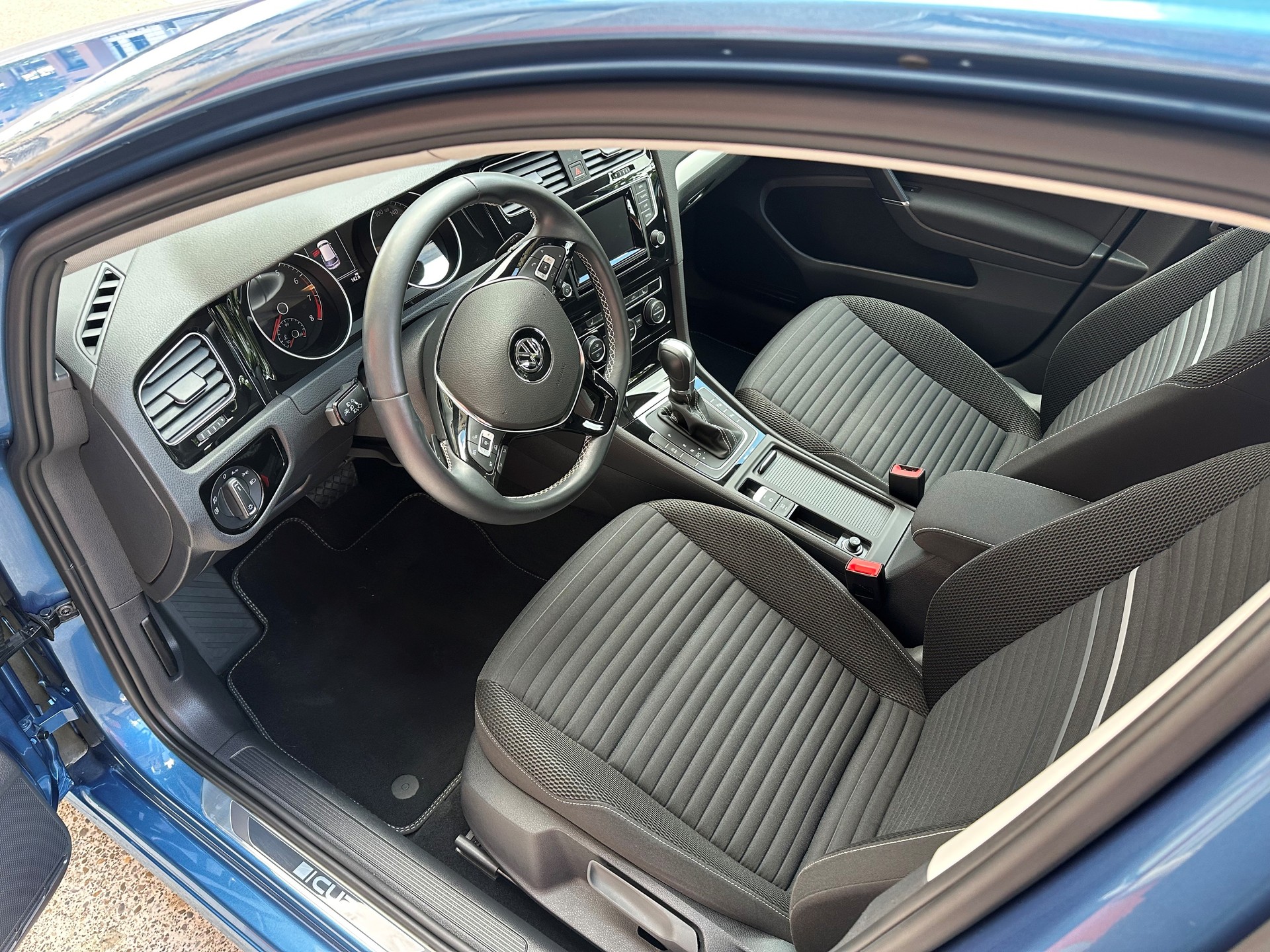 VW Golf 1.4 TSI Cup DSG-image-10