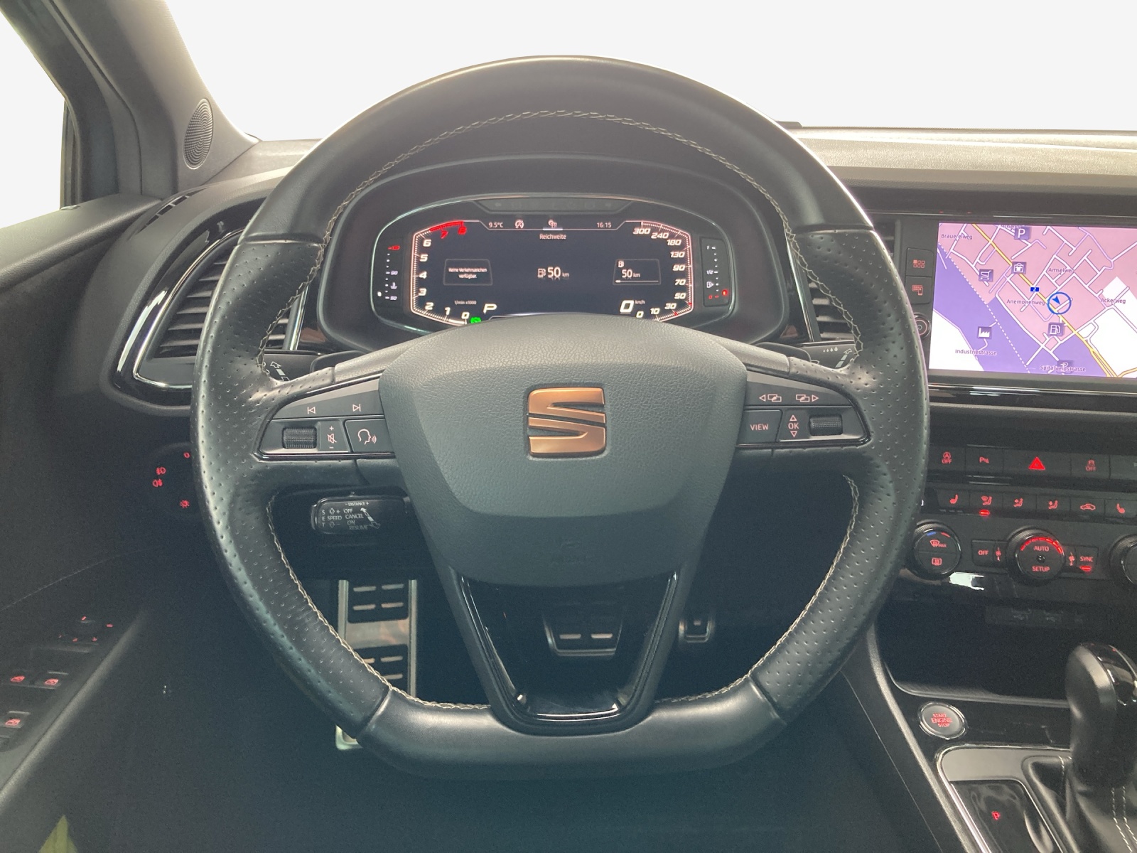 SEAT Leon ST 2.0 TSI Swiss Cupra 300 4 Drive DSG-image-9
