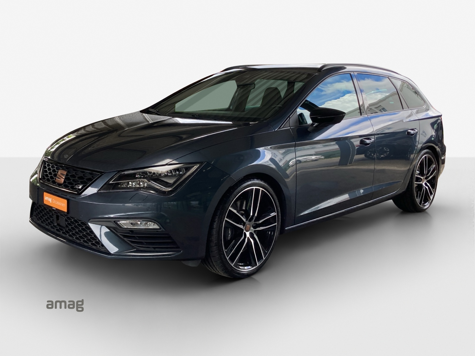 SEAT Leon ST 2.0 TSI Swiss Cupra 300 4 Drive DSG-image-0