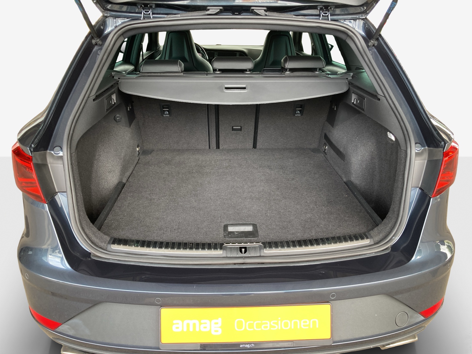 SEAT Leon ST 2.0 TSI Swiss Cupra 300 4 Drive DSG-image-12