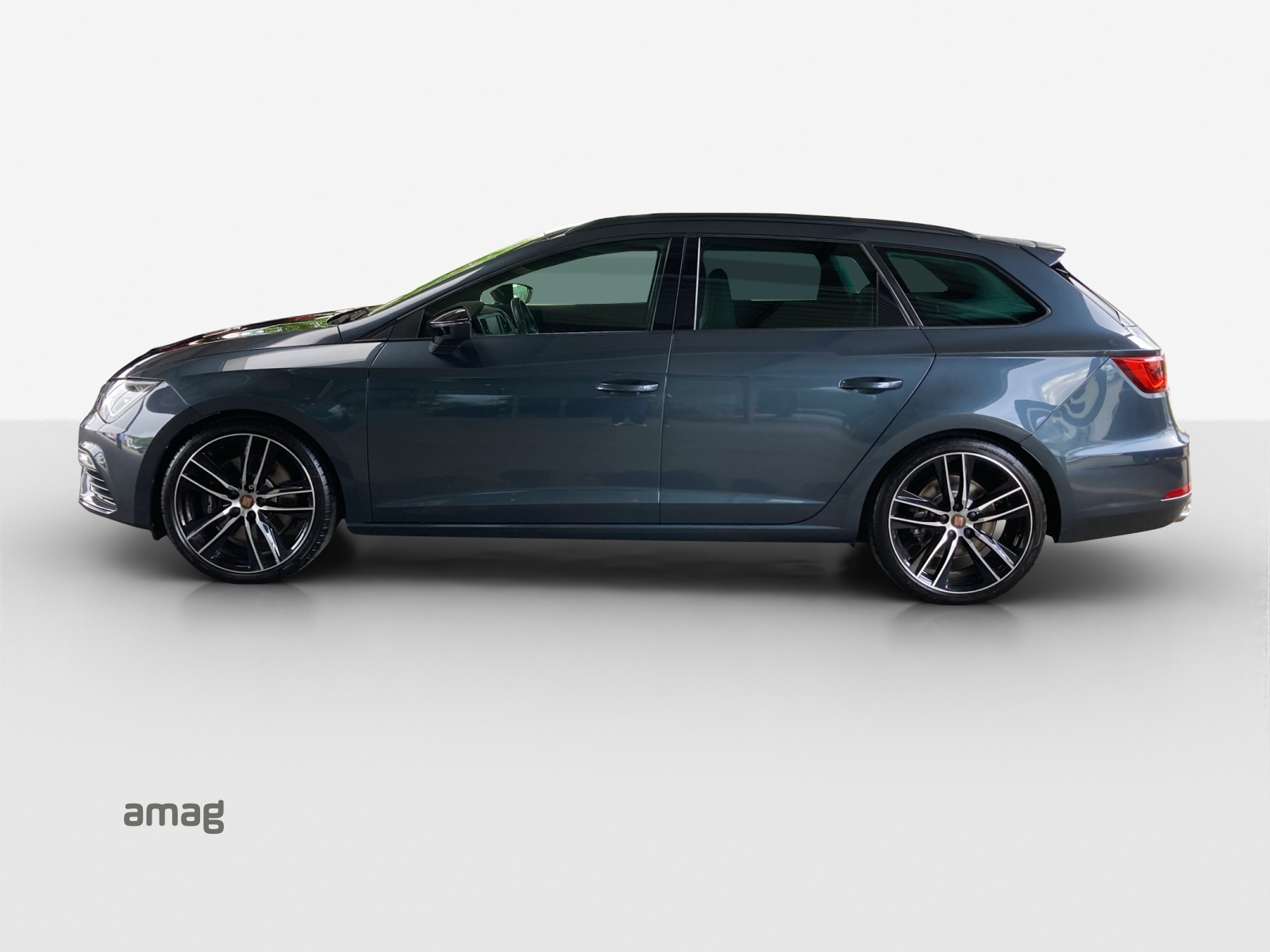 SEAT Leon ST 2.0 TSI Swiss Cupra 300 4 Drive DSG-image-1