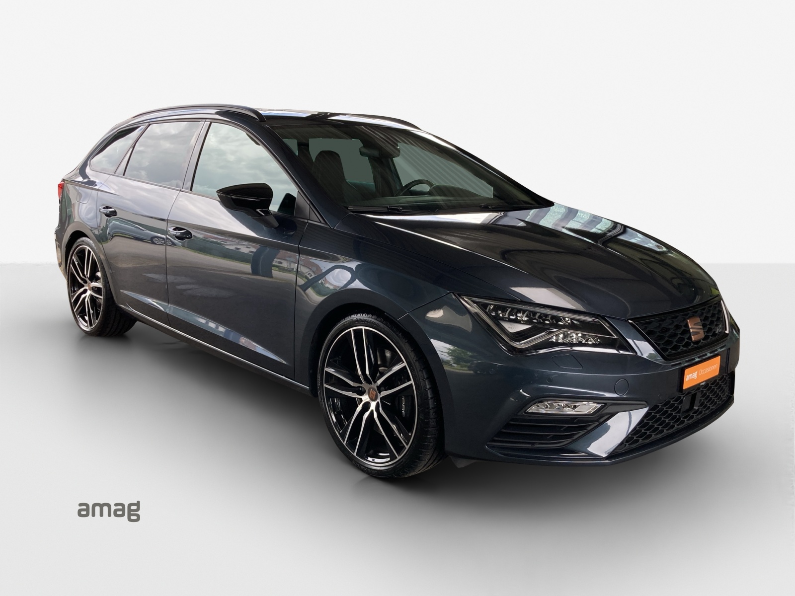 SEAT Leon ST 2.0 TSI Swiss Cupra 300 4 Drive DSG-image-5