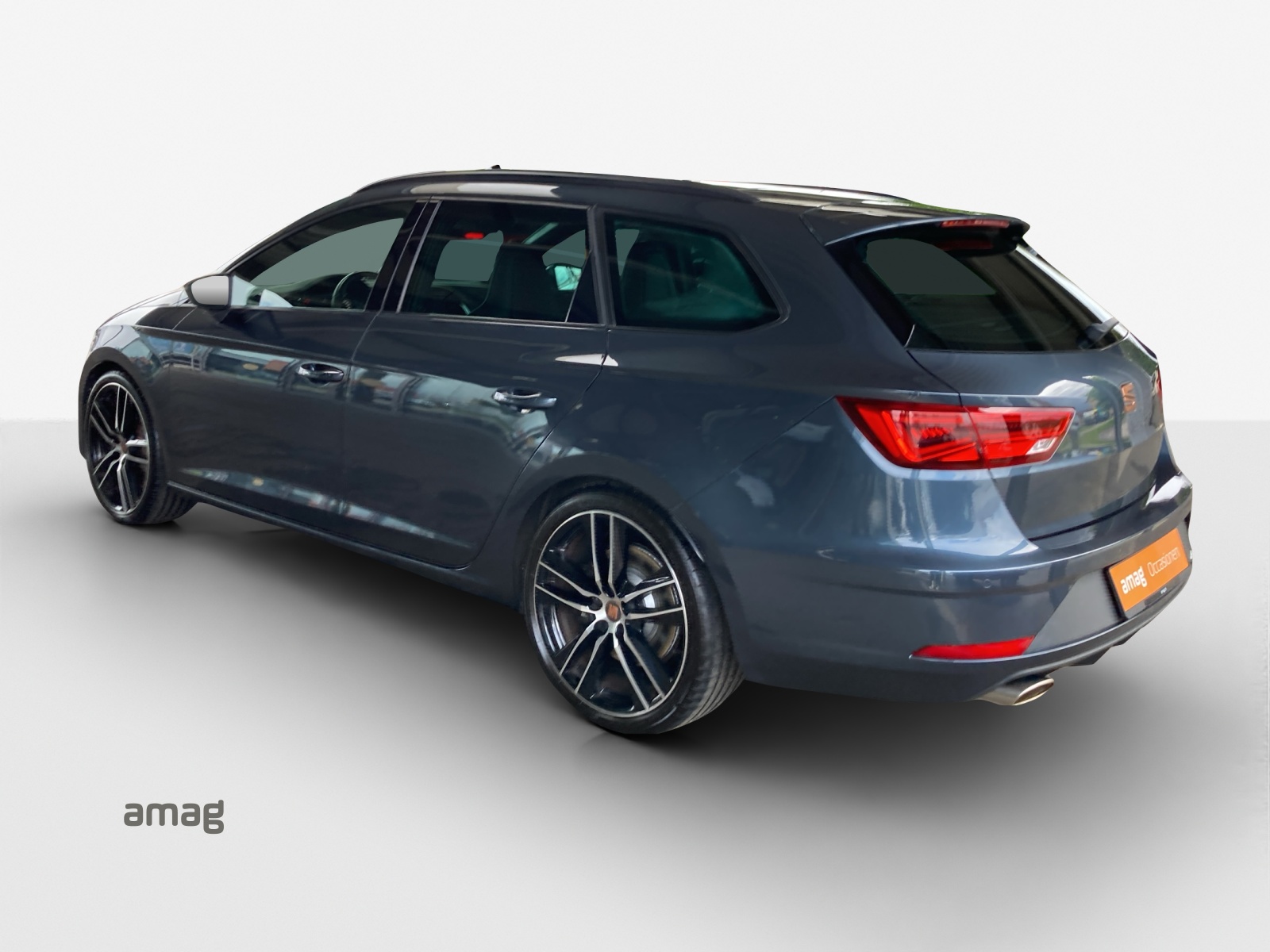 SEAT Leon ST 2.0 TSI Swiss Cupra 300 4 Drive DSG-image-2