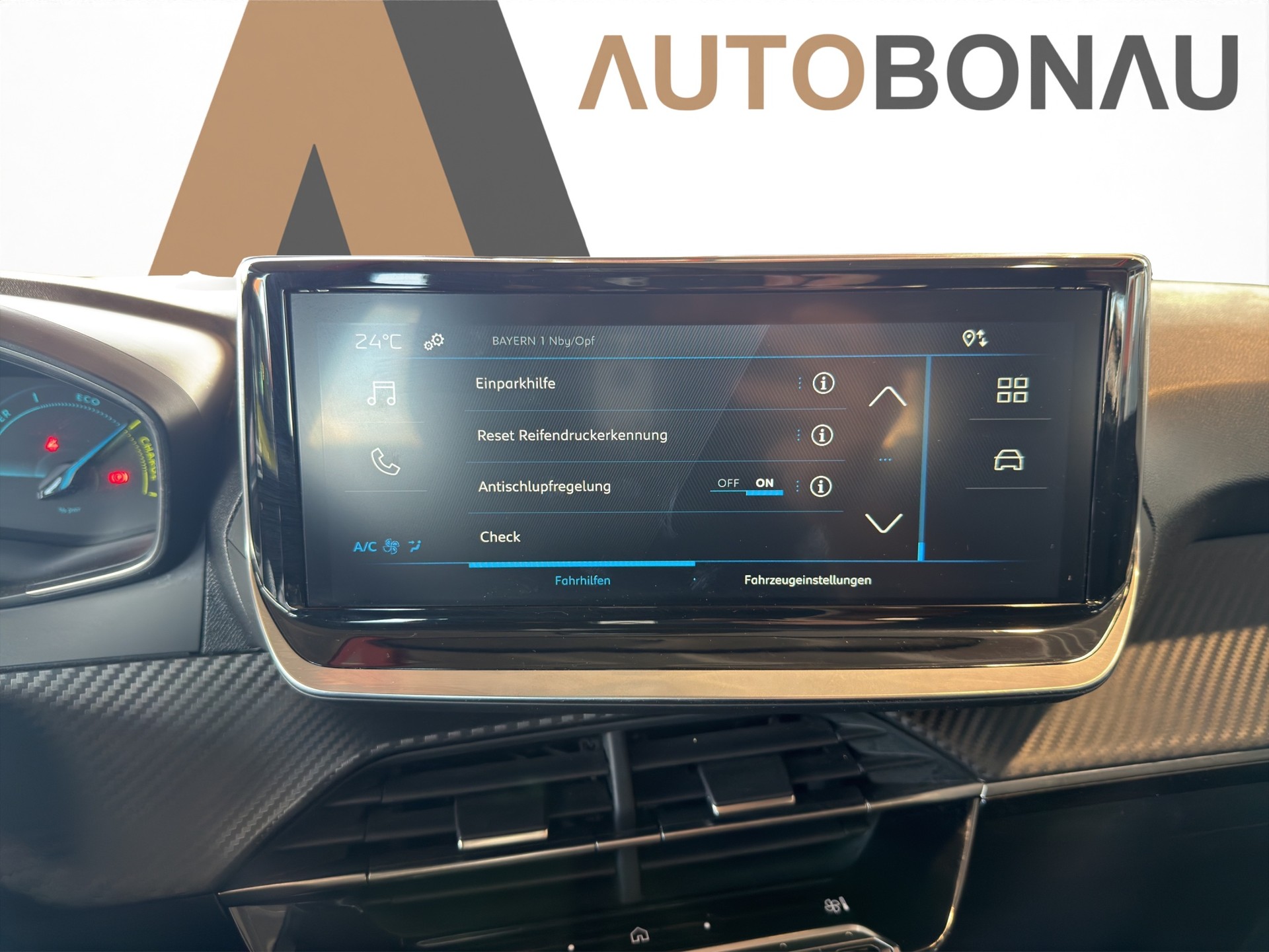 PEUGEOT 208 1.2 Hybrid Style-image-23