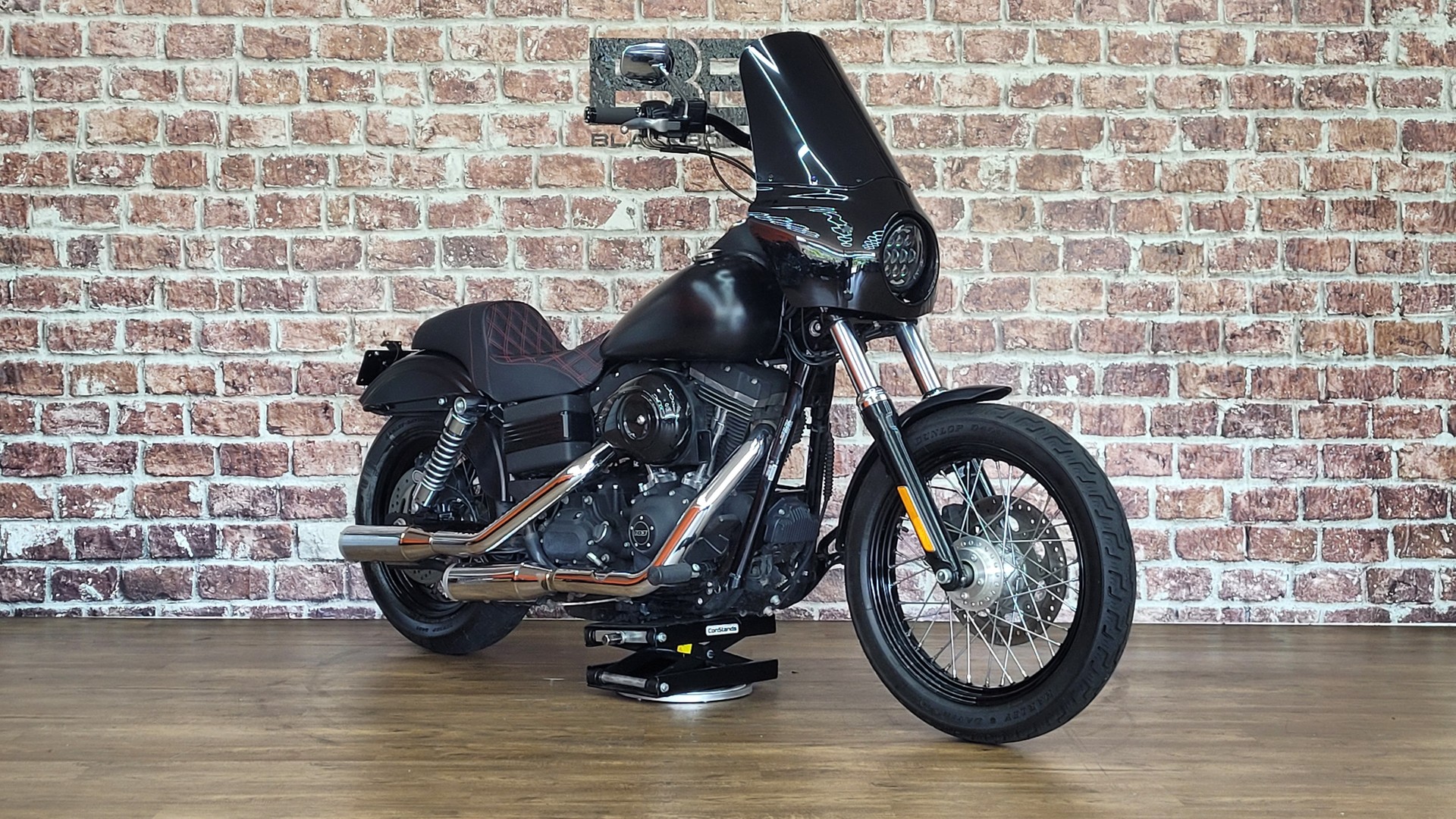 HARLEY-DAVIDSON FXDB Dyna Street Bob ABS