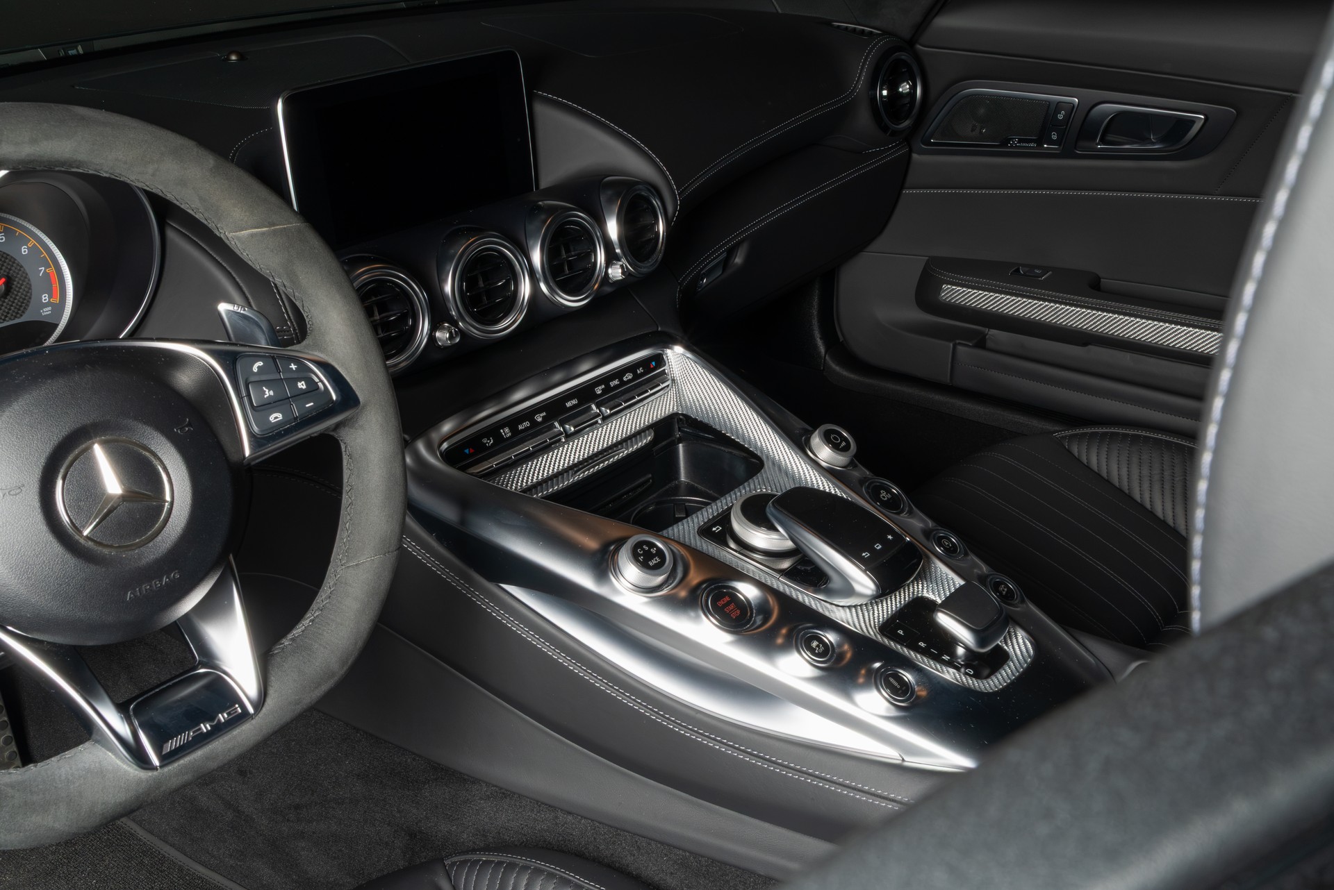 MERCEDES-BENZ AMG GT S Speedshift DCT-image-14