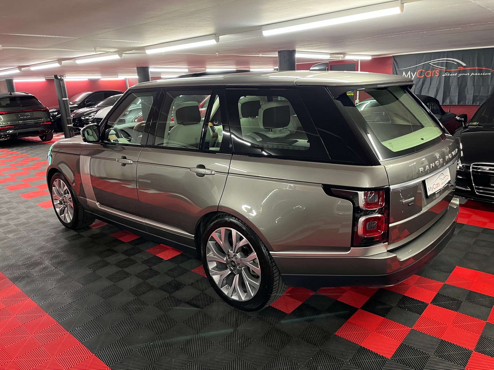 LAND ROVER Range Rover 2.0 Si4 P400e PHEV AutobiographyAutomatic-image-9