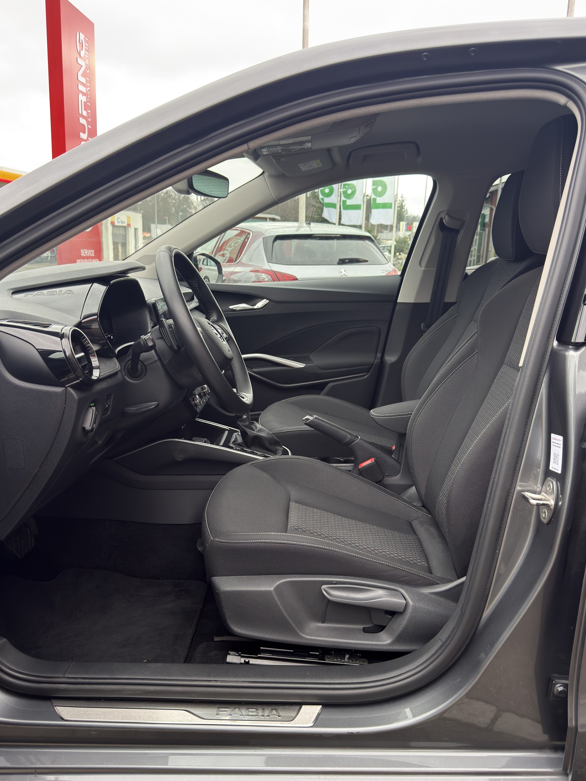 SKODA Fabia 1.0 TSI Selection DSG-image-9