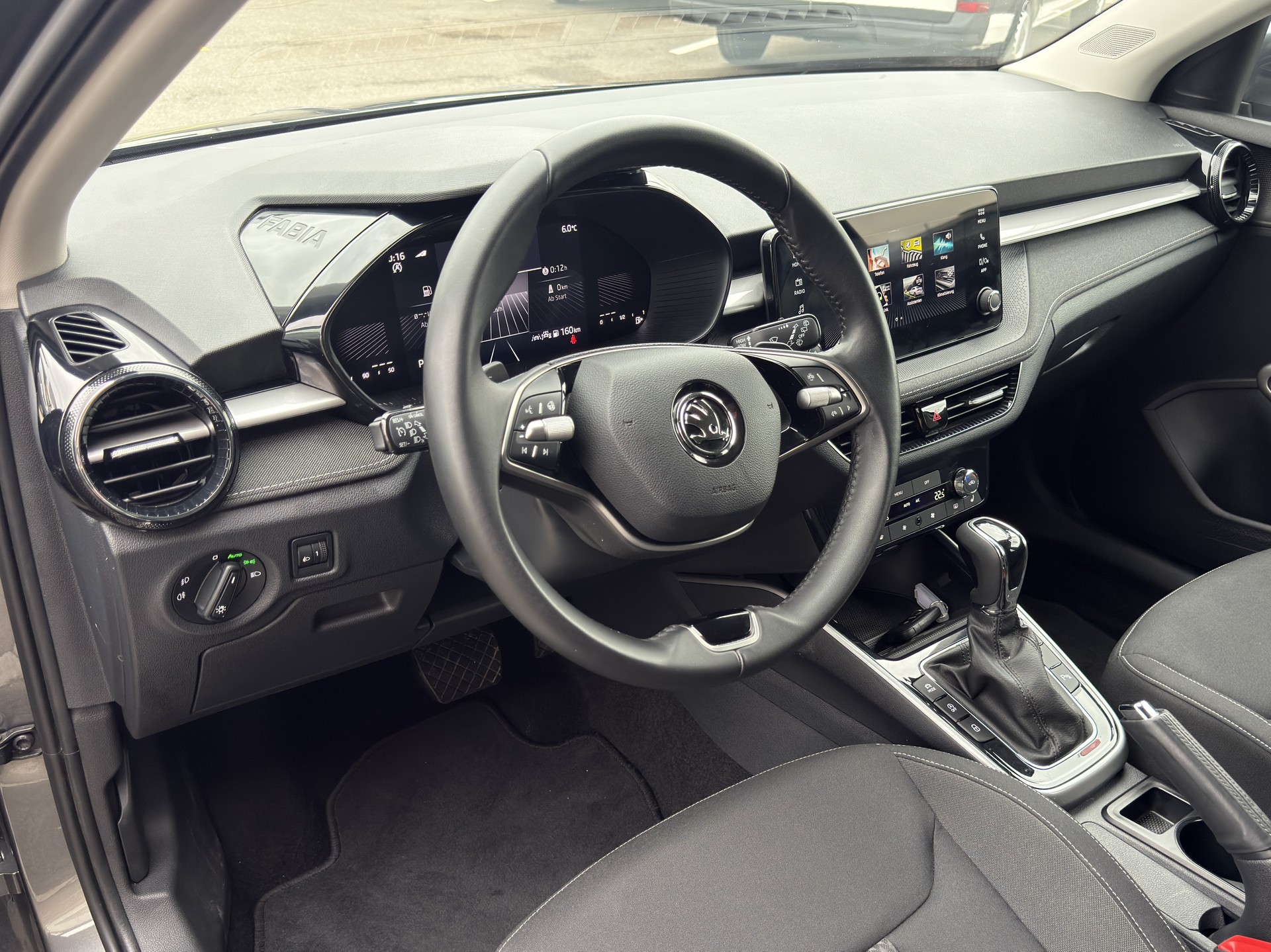 SKODA Fabia 1.0 TSI Selection DSG-image-8