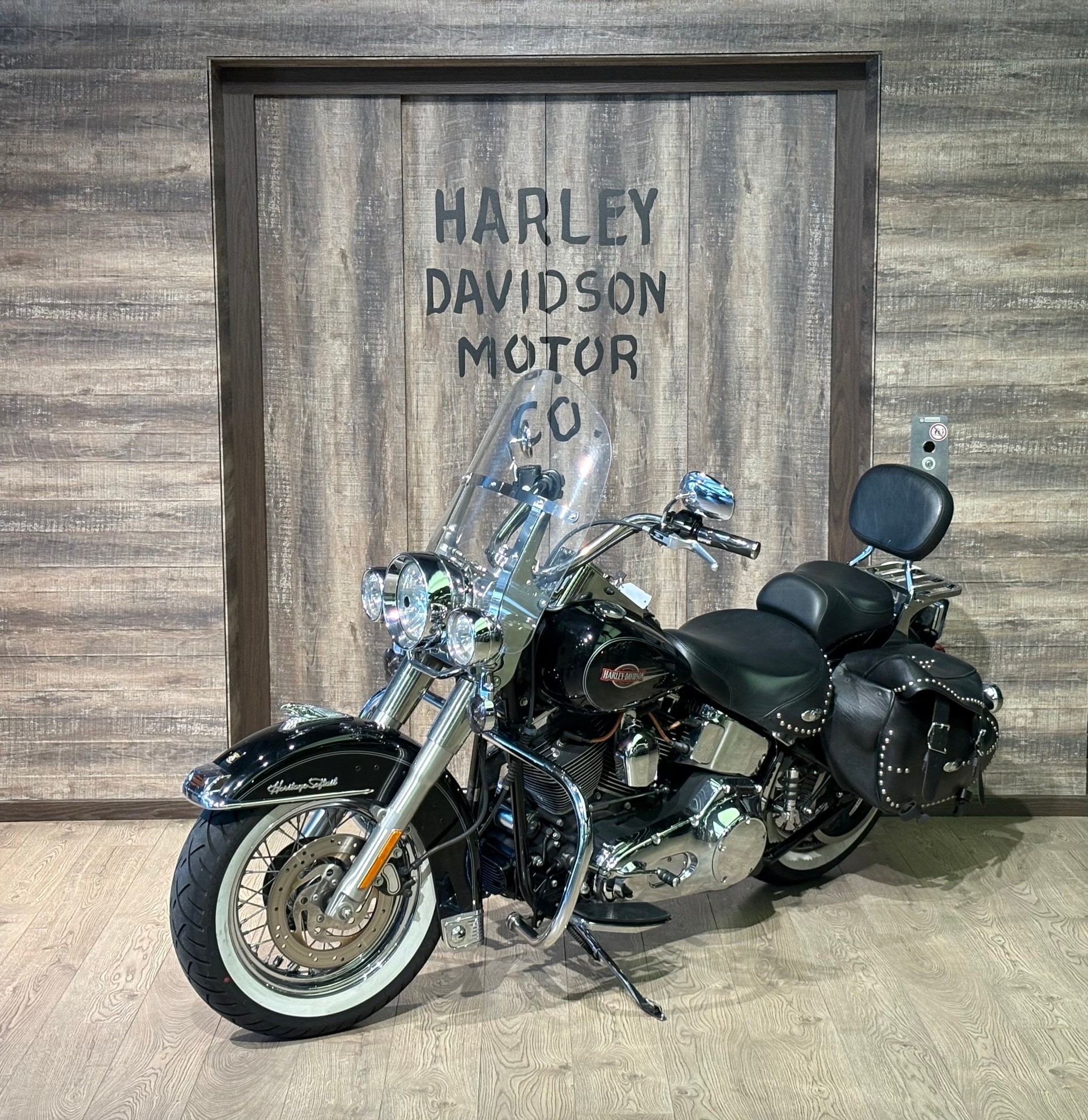 HARLEY-DAVIDSON FLSTCI Softail Classic-showroom-element-2