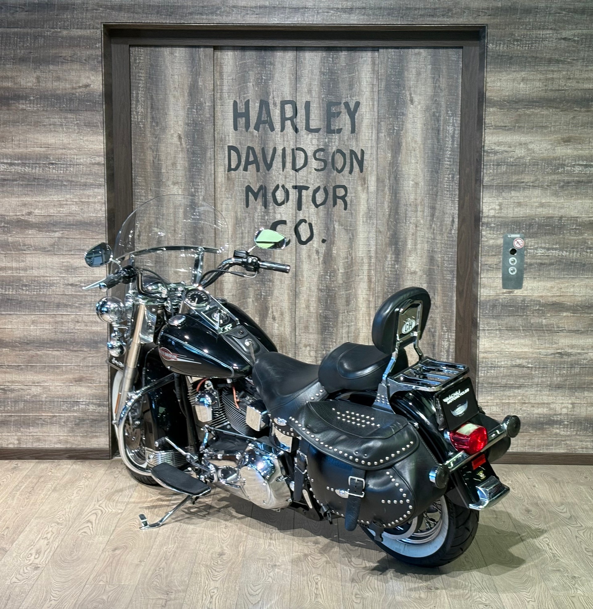 HARLEY-DAVIDSON FLSTCI Softail Classic-image-4