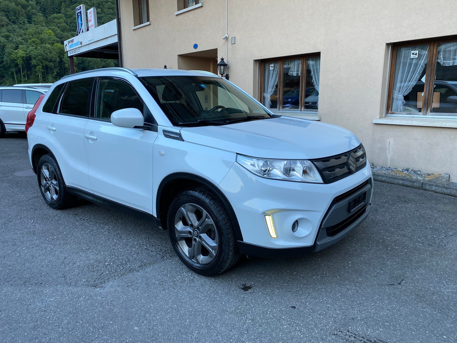 SUZUKI Vitara 1.6 Compact+-image-10