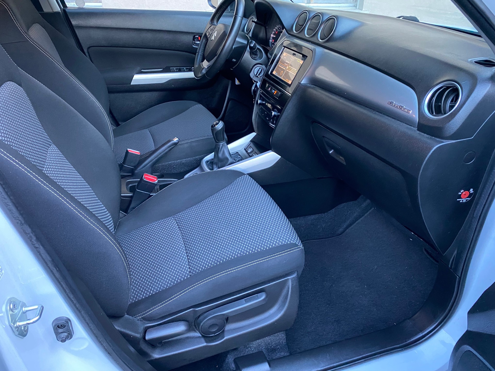 SUZUKI Vitara 1.6 Compact+-image-5