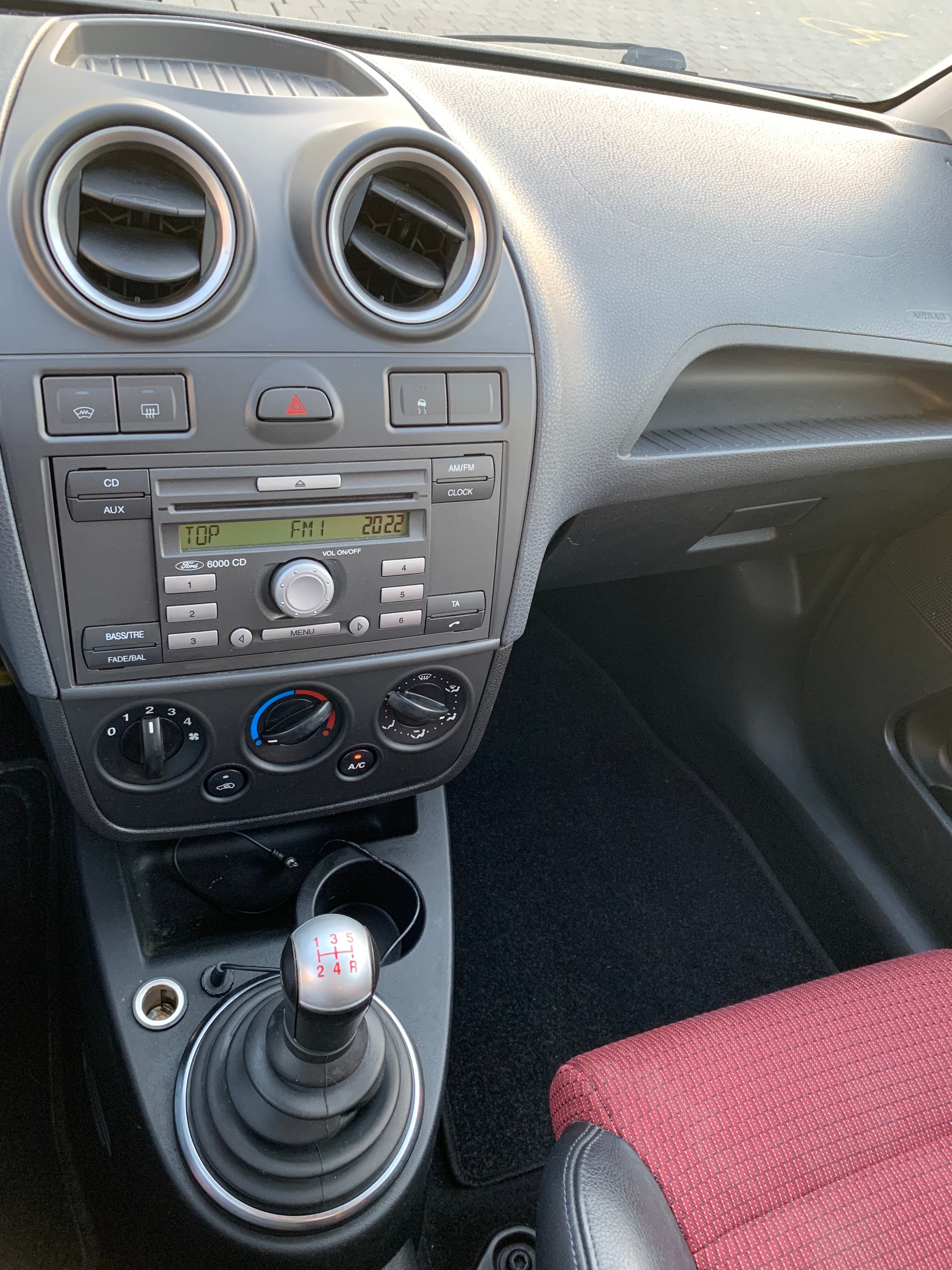 FORD Fiesta 2.0 16V ST Special Edition-image-10