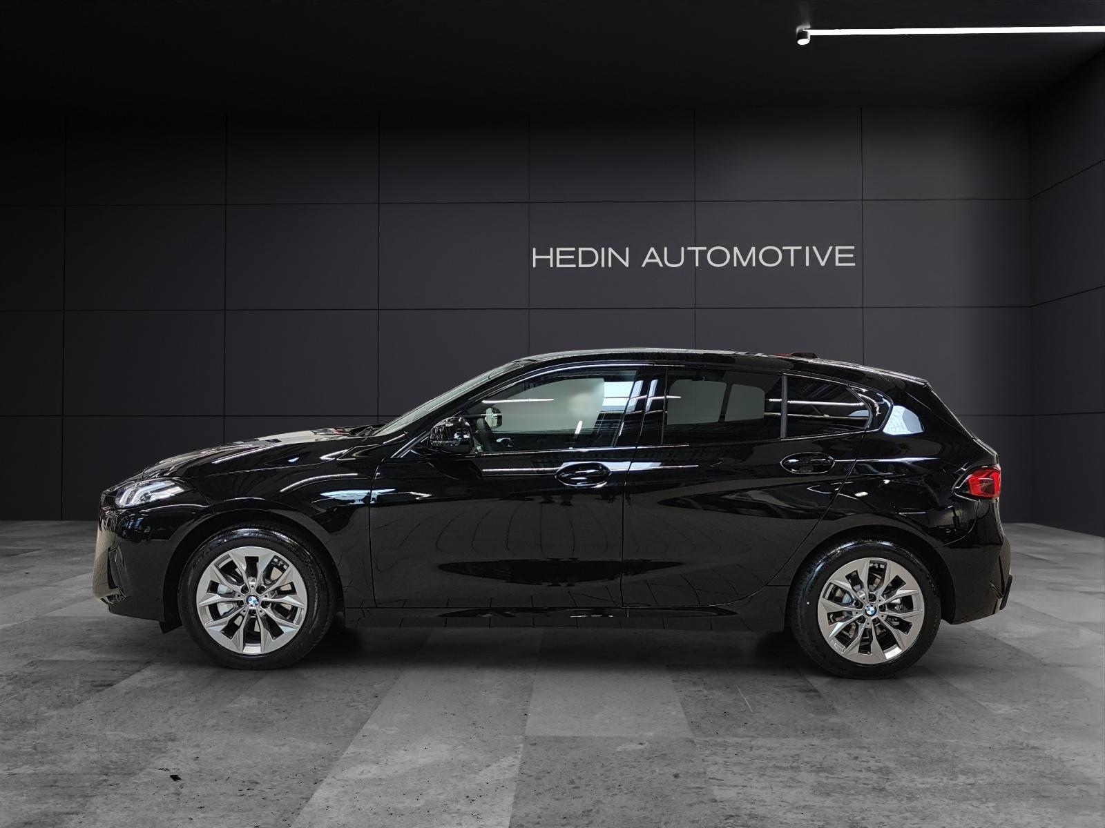 BMW 116-showroom-element-1