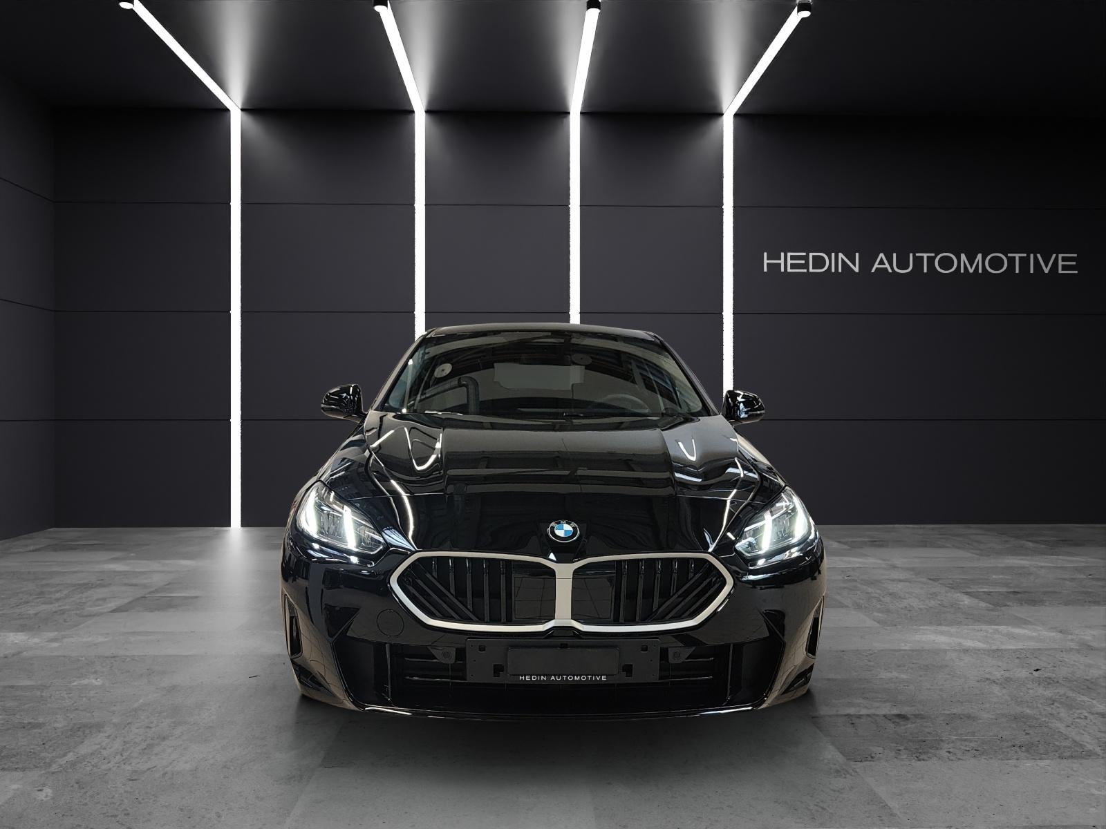 BMW 116-showroom-element-2