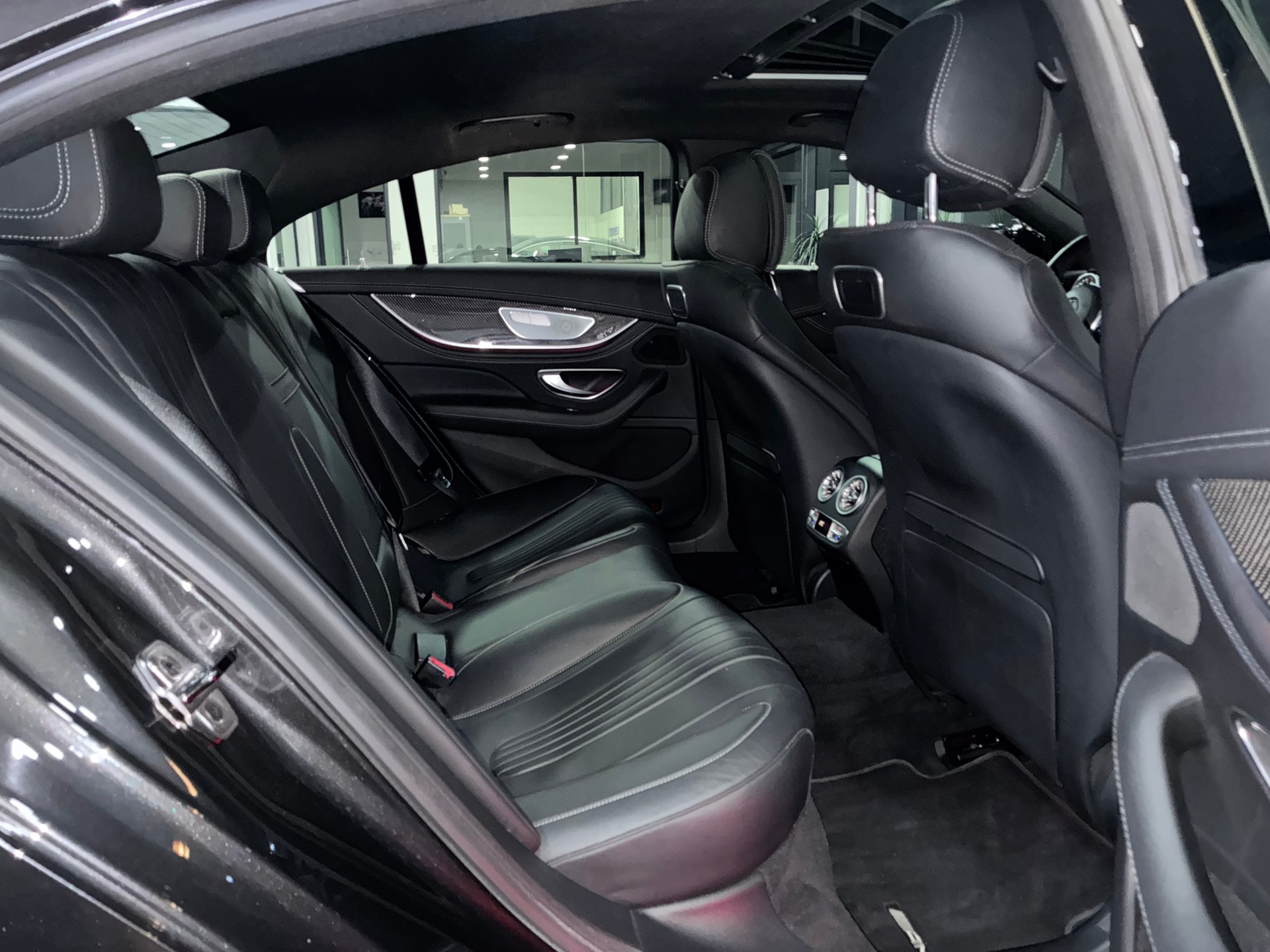 MERCEDES-BENZ CLS 450 4Matic AMG Line 9G-Tronic-image-12