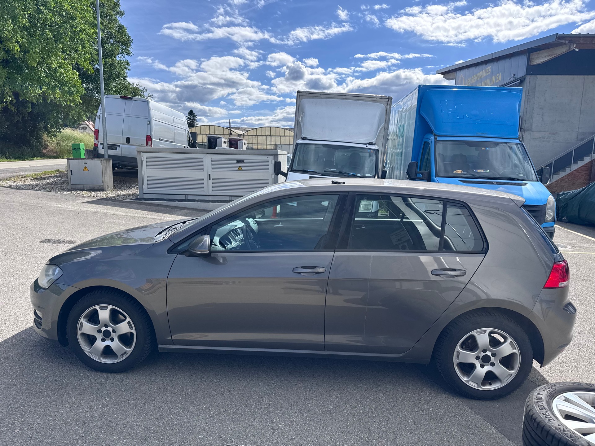 VW Golf 2.0 TDI Comfortline 4Motion-image-12