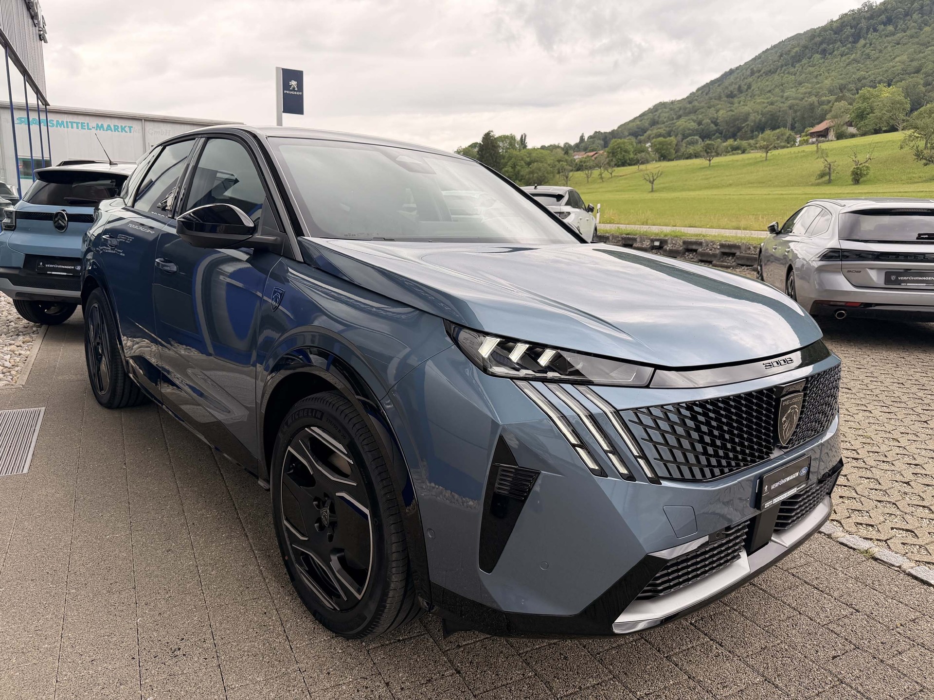 PEUGEOT 3008 e-GT Exclusive AWD-showroom-element-3