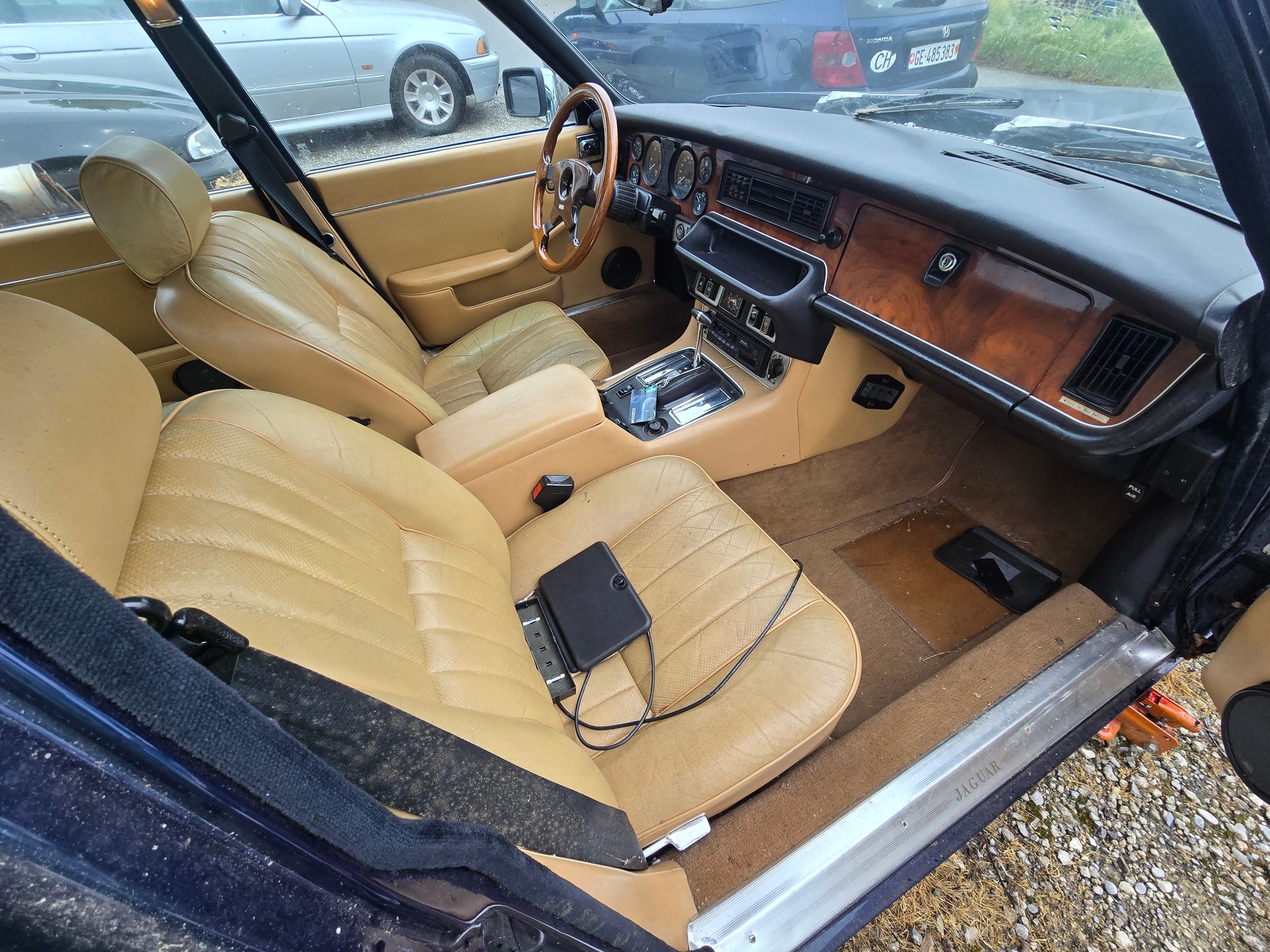 JAGUAR XJ6 4.2 Swiss-image-2
