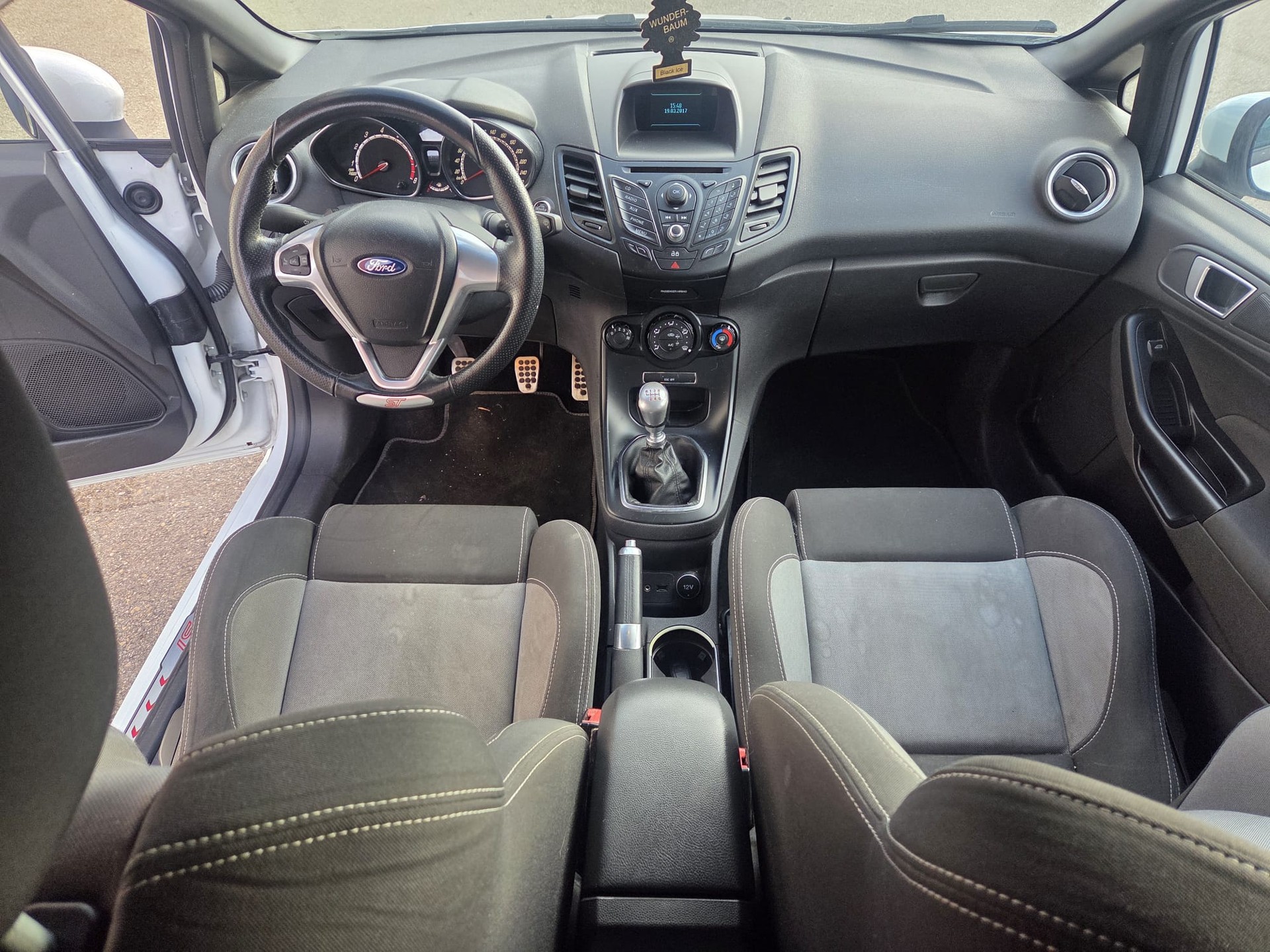 FORD Fiesta 1.6 SCTi ST-1-image-5