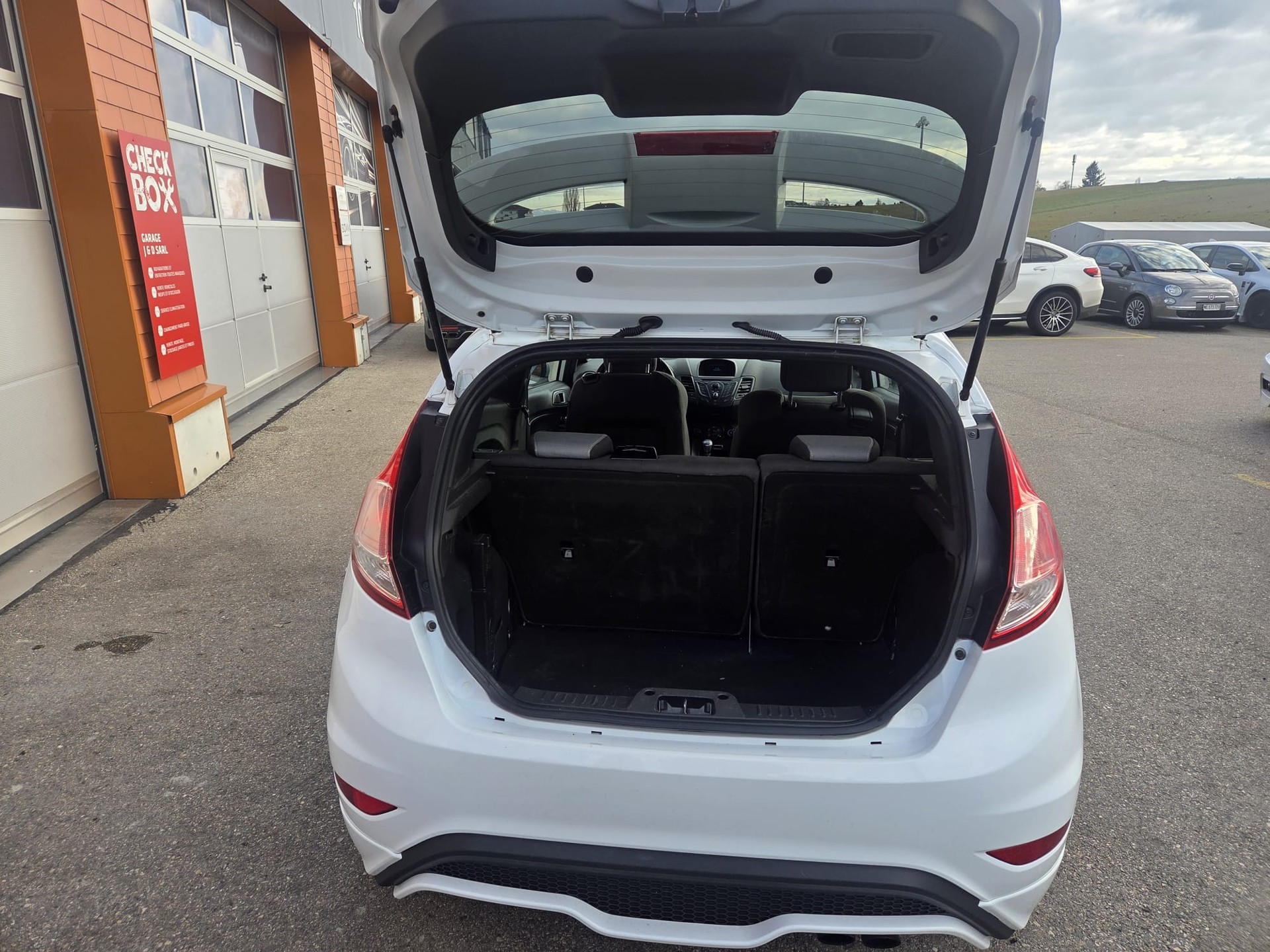 FORD Fiesta 1.6 SCTi ST-1-image-4